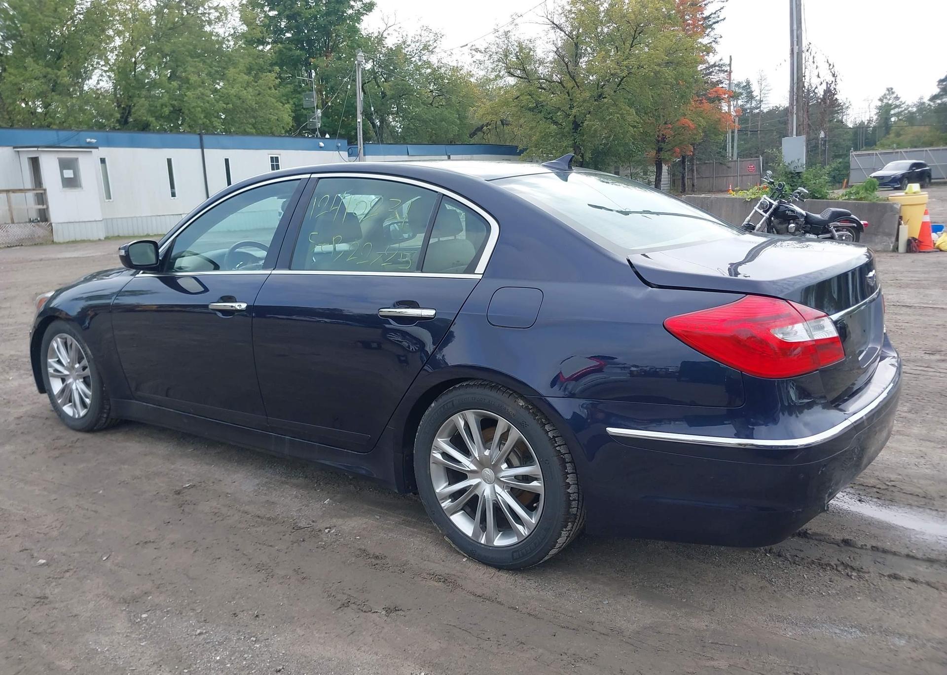 2012 HYUNDAI GENESIS 3.8 TECHNOLOGY