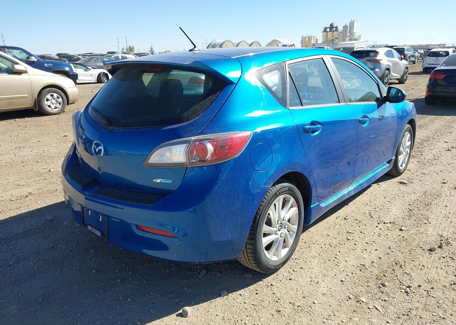 2013 MAZDA MAZDA3 GS-SKY