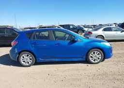 2013 MAZDA MAZDA3 GS-SKY