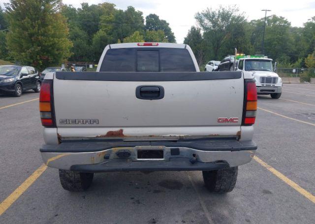 2005 GMC SIERRA 2500HD SL