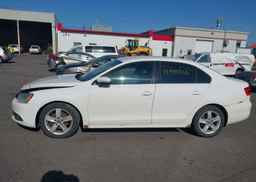 2012 VOLKSWAGEN JETTA 2.0 TDI COMFORTLINE