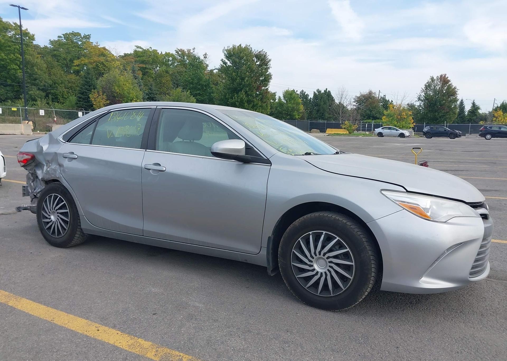 2016 TOYOTA CAMRY LE