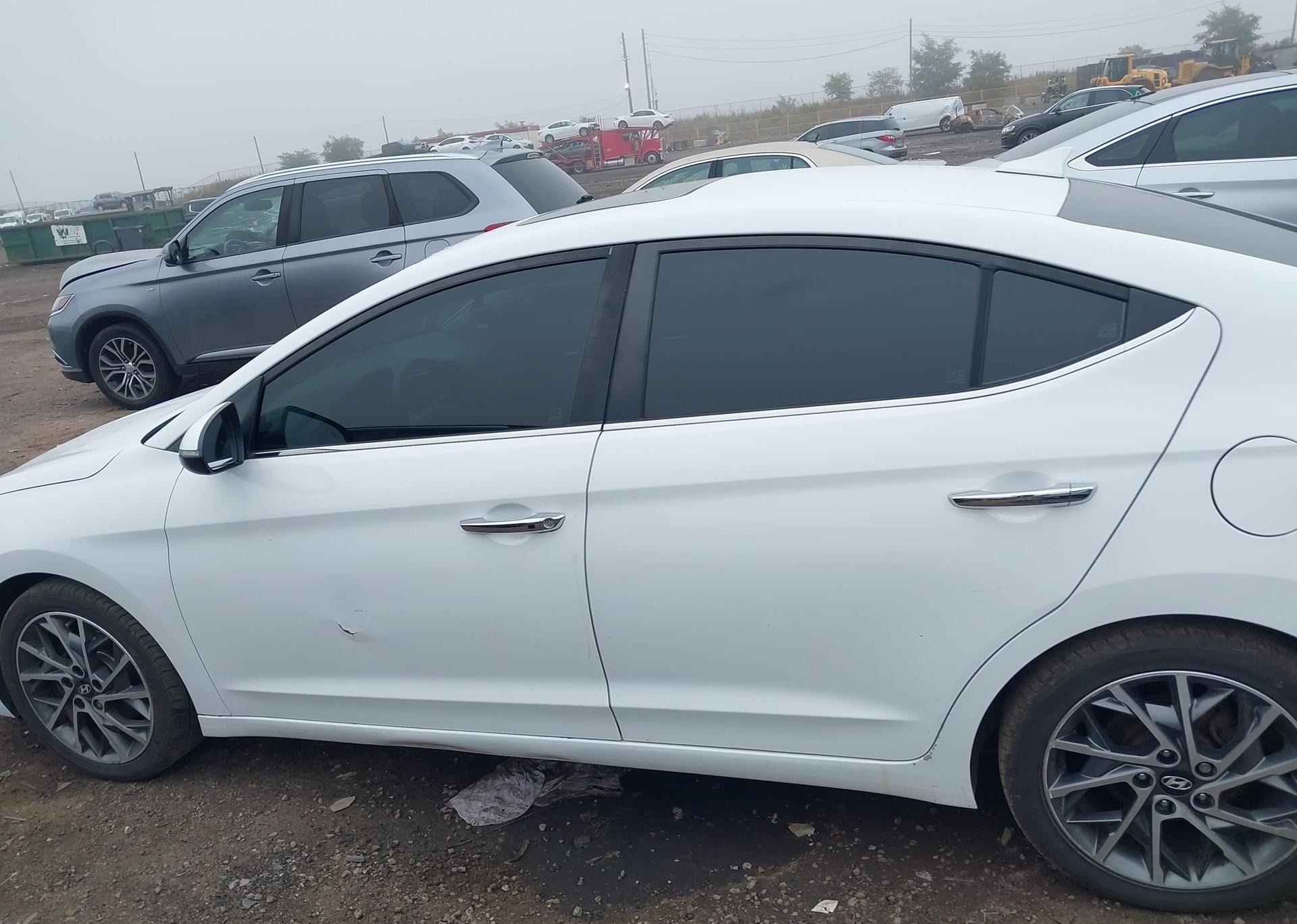 2019 HYUNDAI ELANTRA LUXURY
