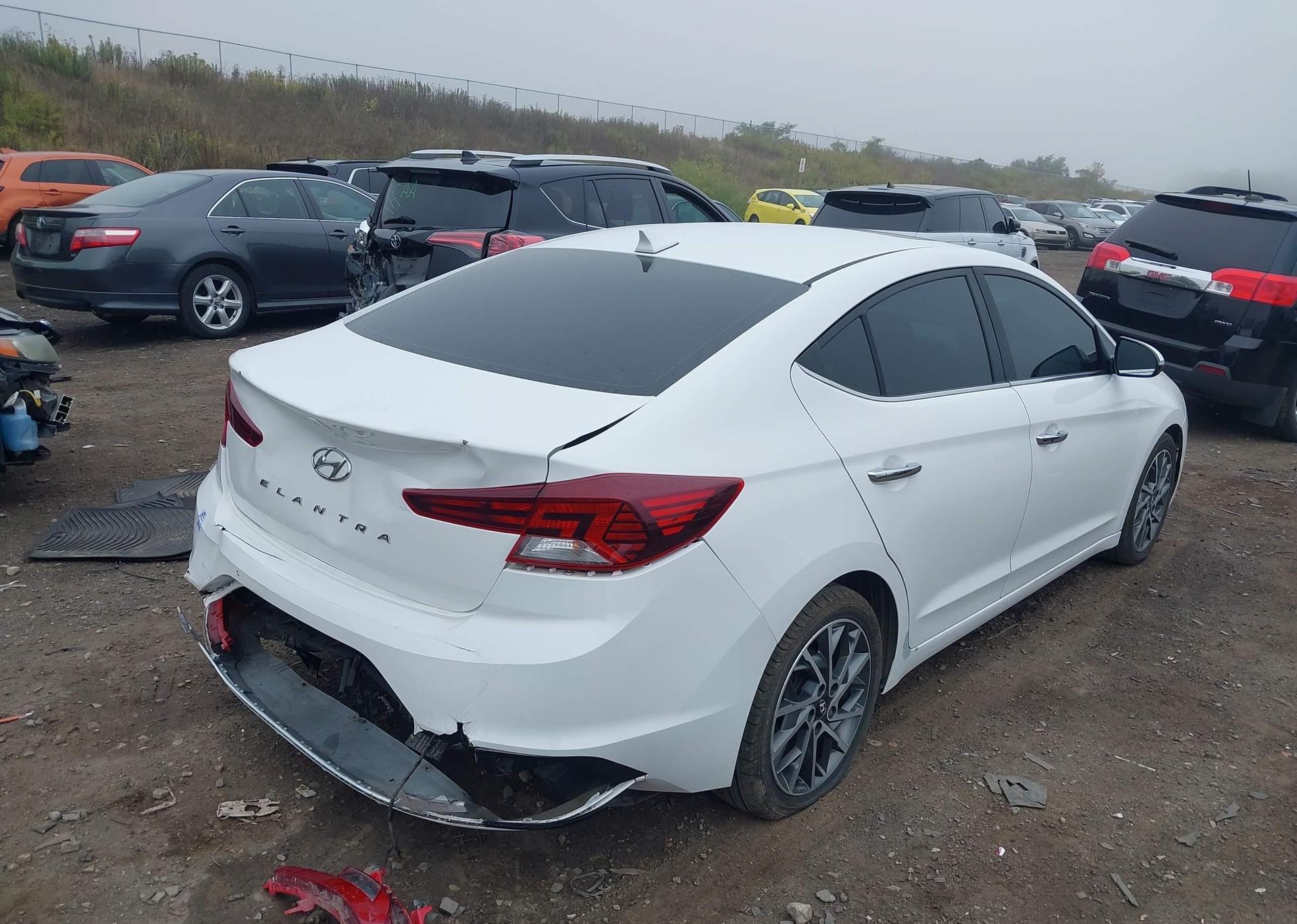 2019 HYUNDAI ELANTRA LUXURY