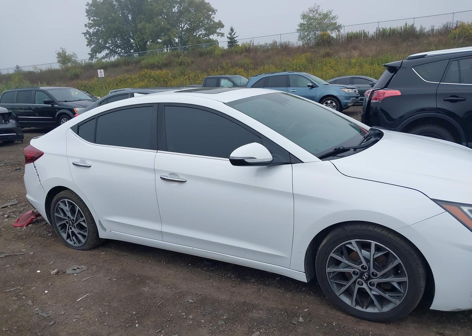 2019 HYUNDAI ELANTRA LUXURY