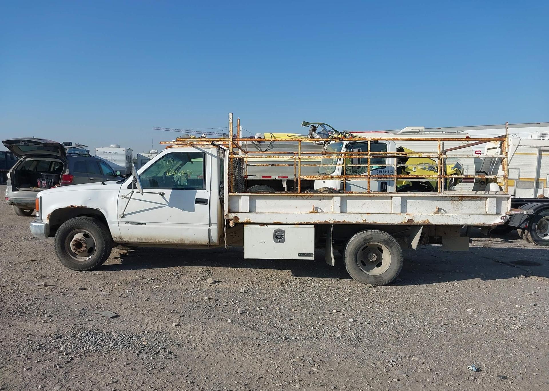 2000 CHEVROLET C3500 CHASSIS LS