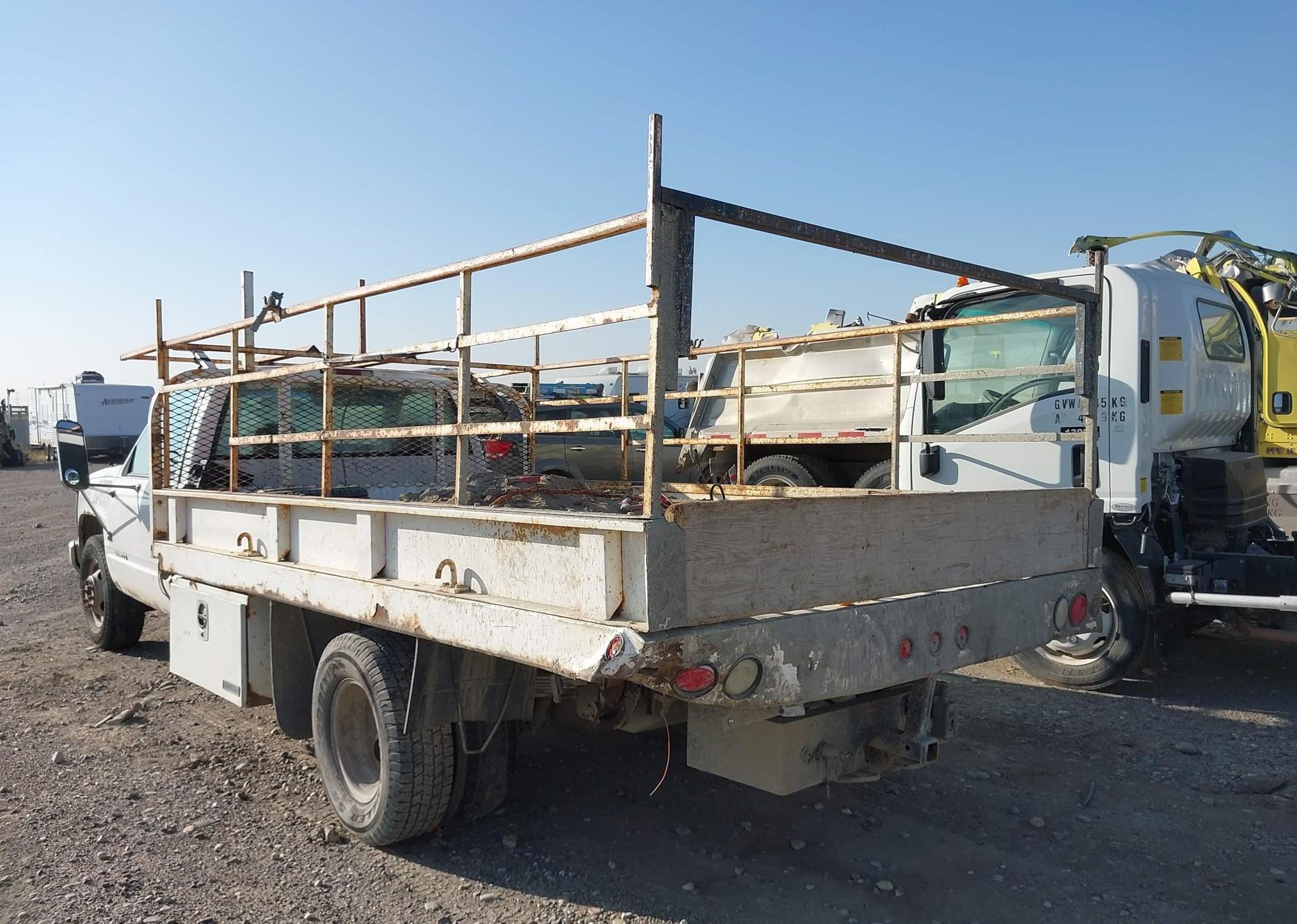 2000 CHEVROLET C3500 CHASSIS LS