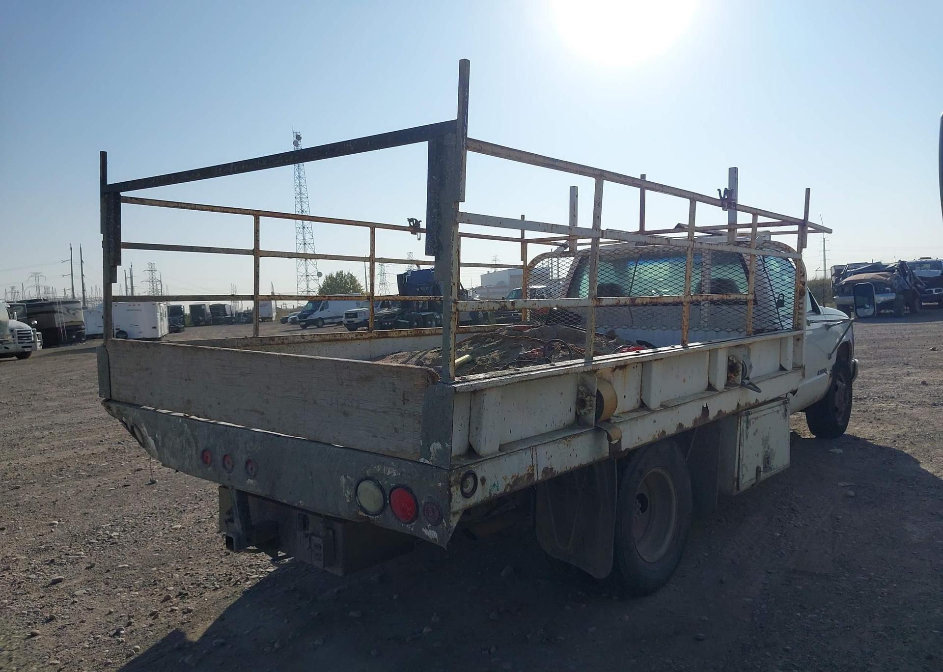 2000 CHEVROLET C3500 CHASSIS LS
