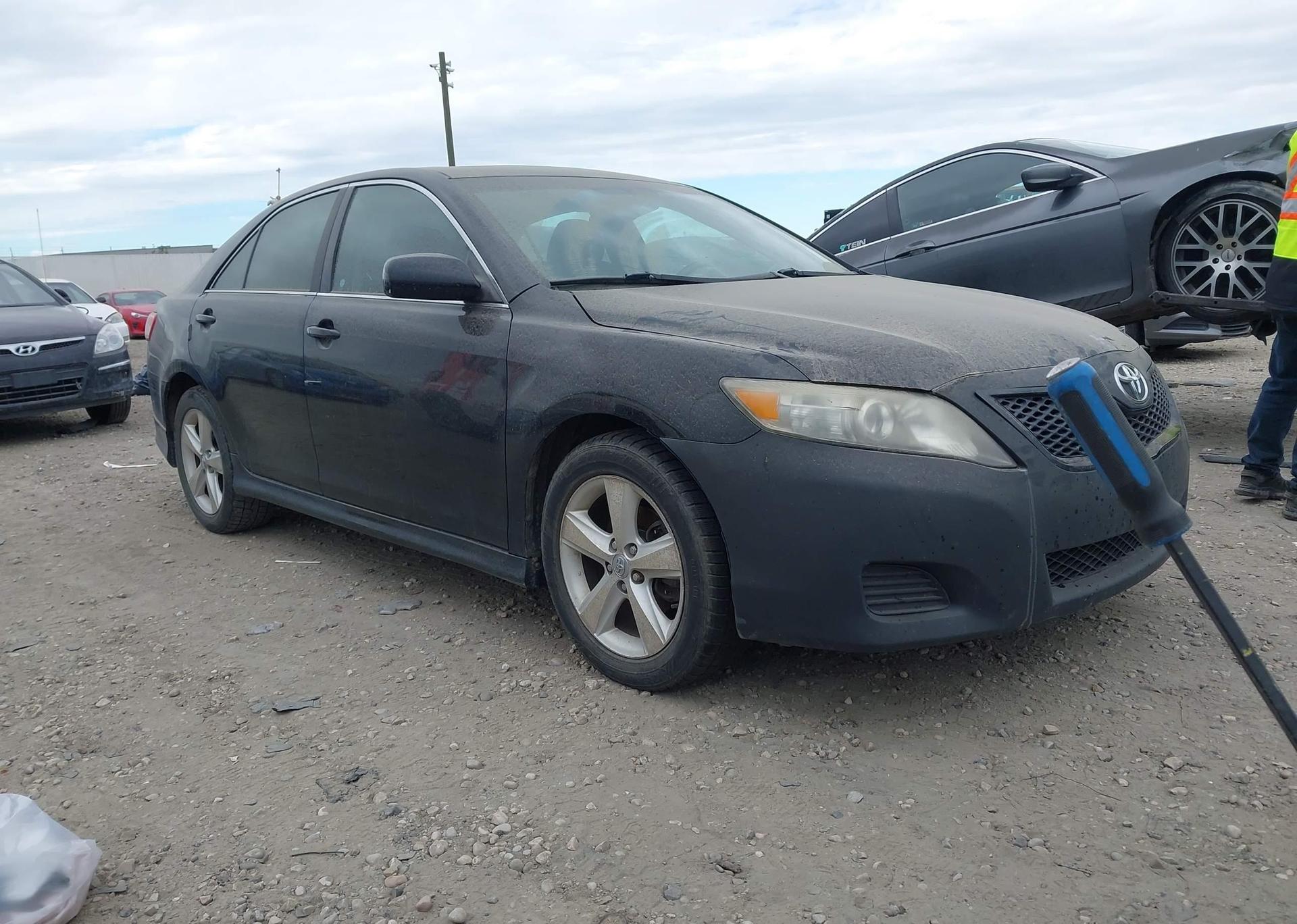 2011 TOYOTA CAMRY LE