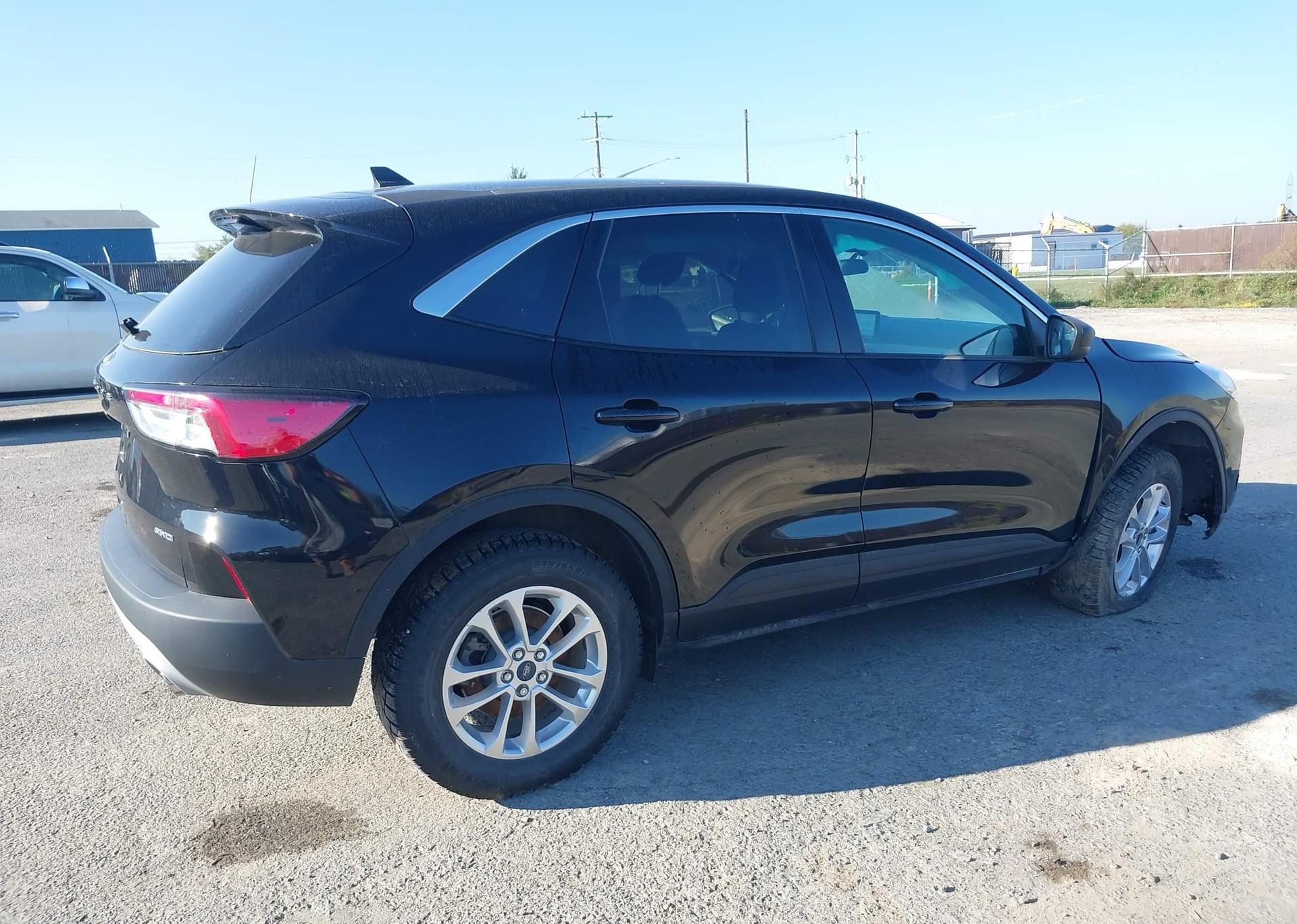 2022 FORD ESCAPE SE