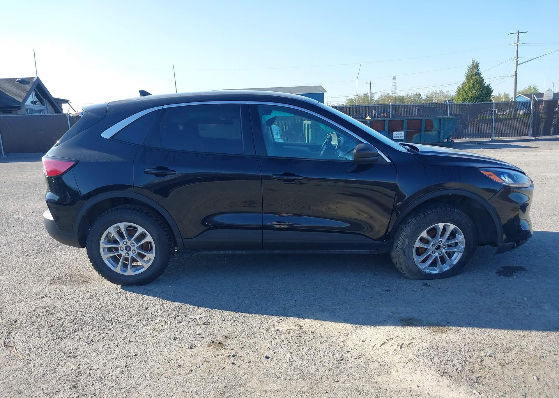 2022 FORD ESCAPE SE