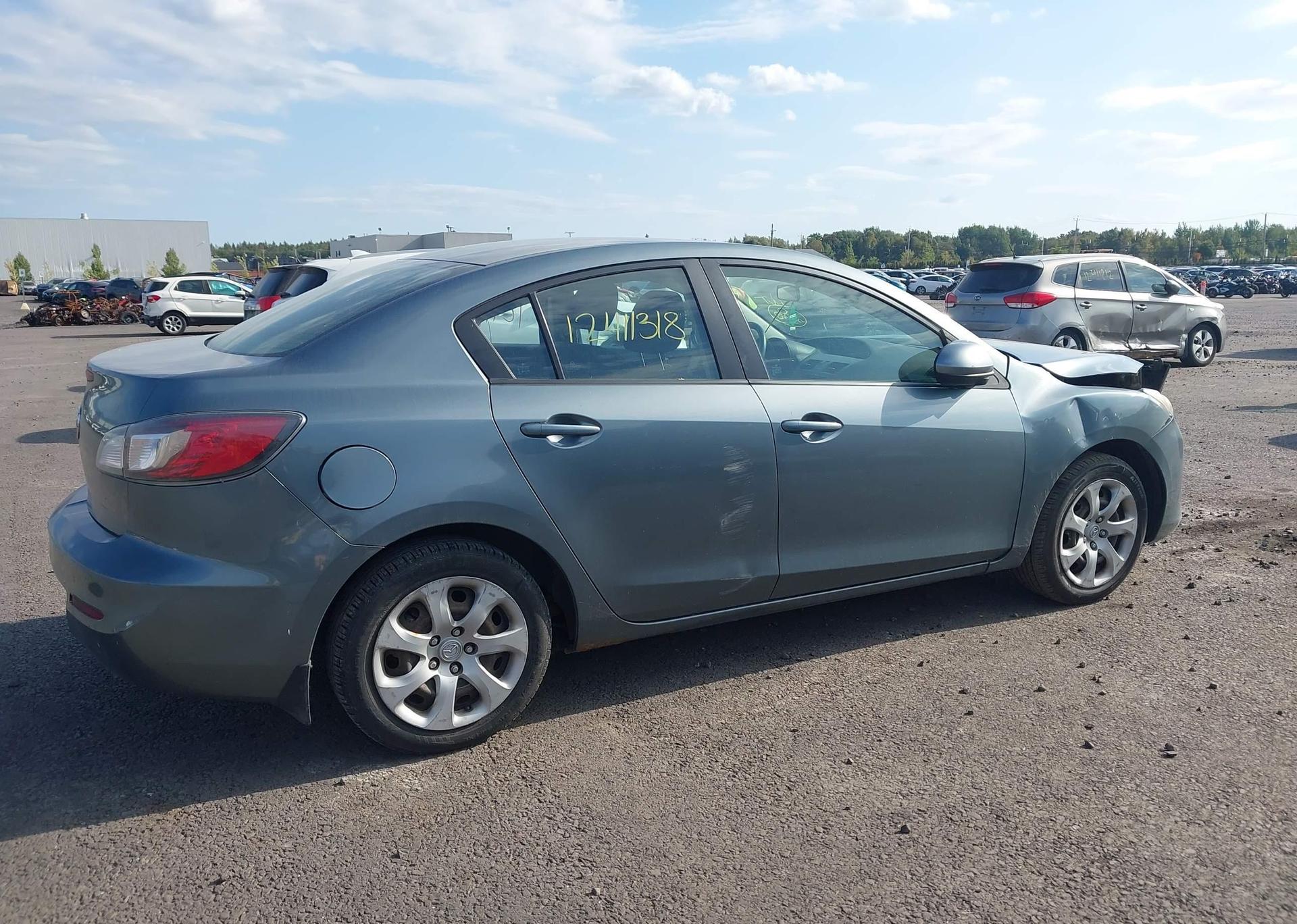2012 MAZDA 3 I