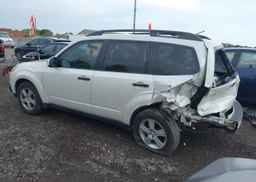 2010 SUBARU FORESTER XS