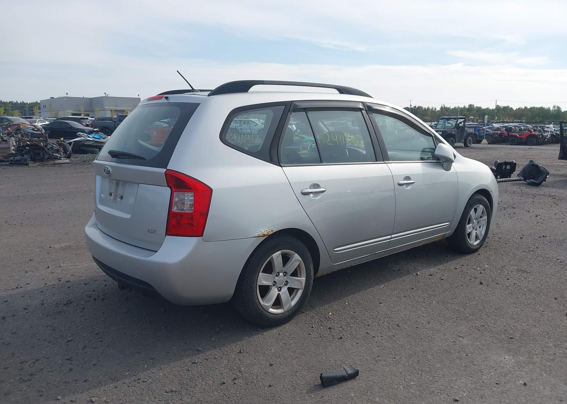 2009 KIA RONDO LX