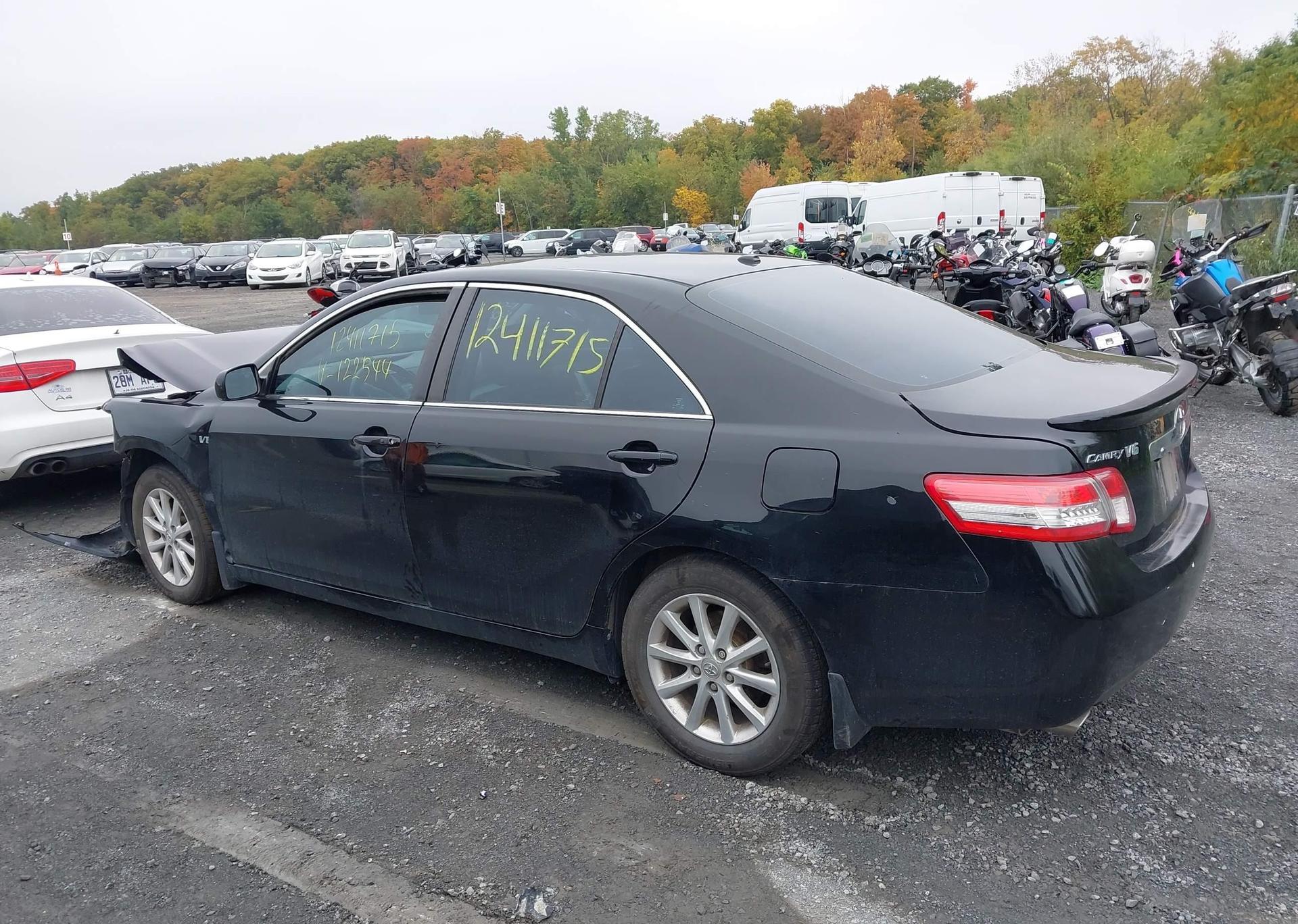 2011 TOYOTA CAMRY