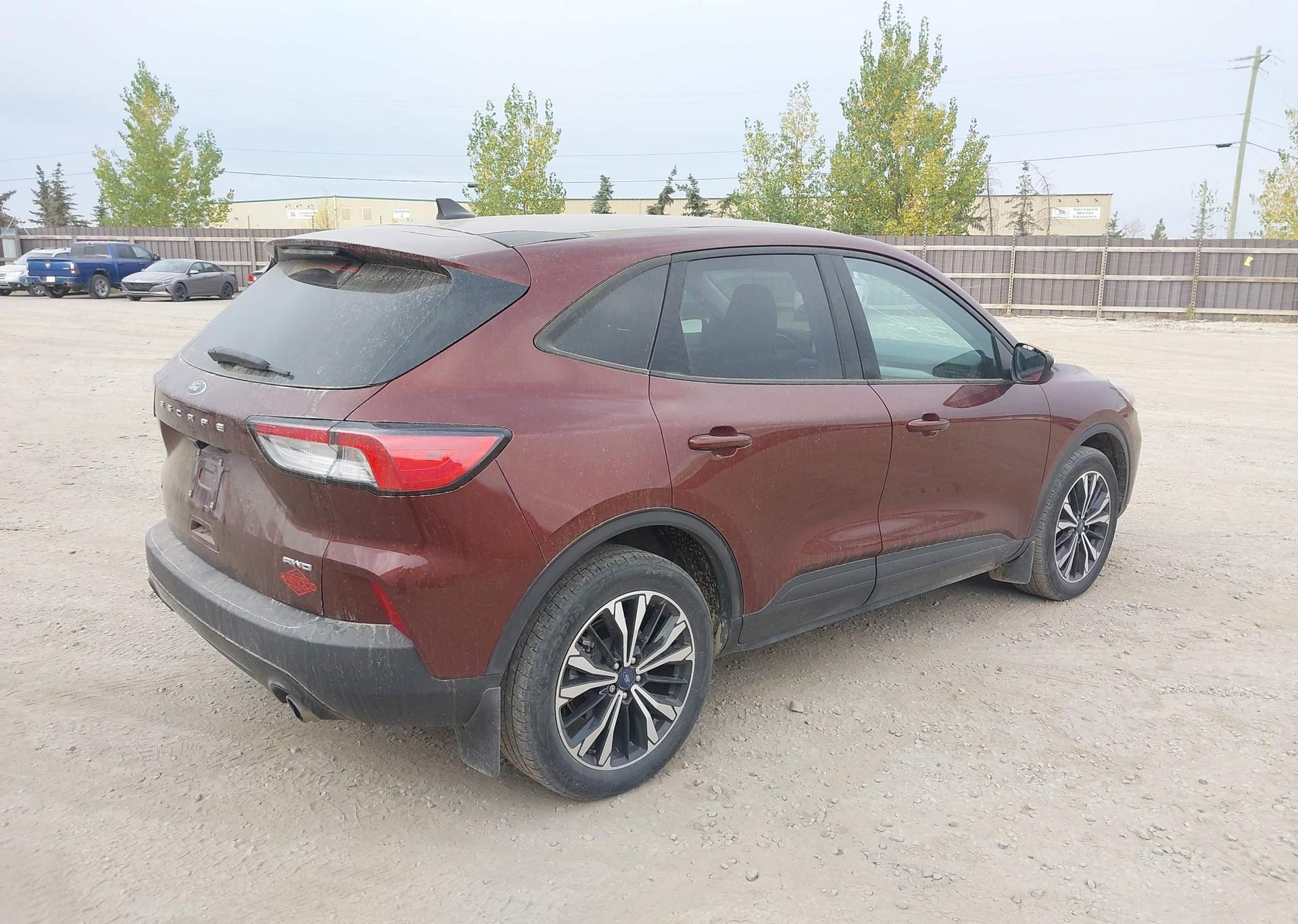 2021 FORD ESCAPE SE