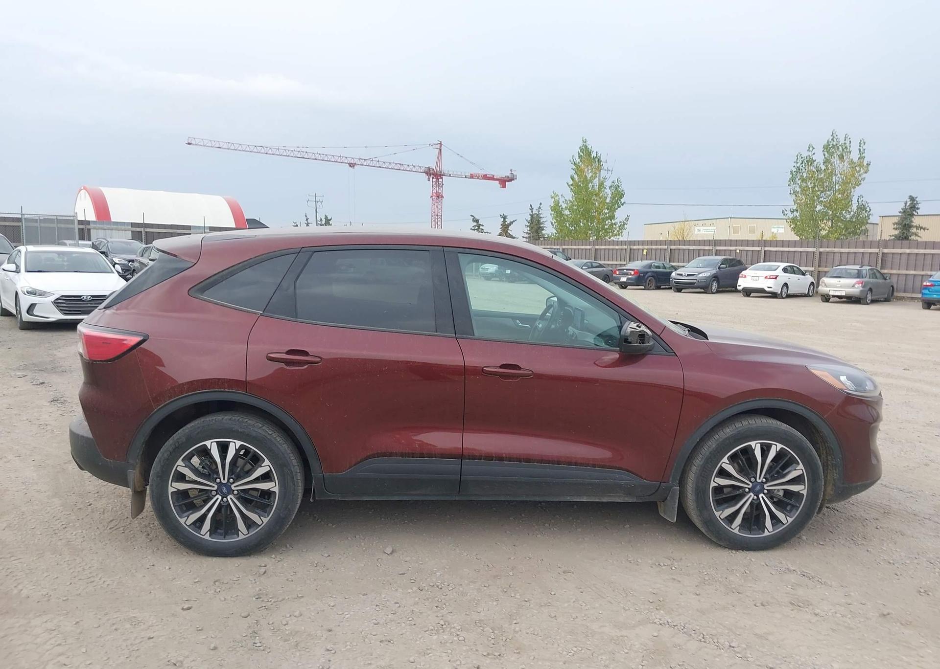 2021 FORD ESCAPE SE