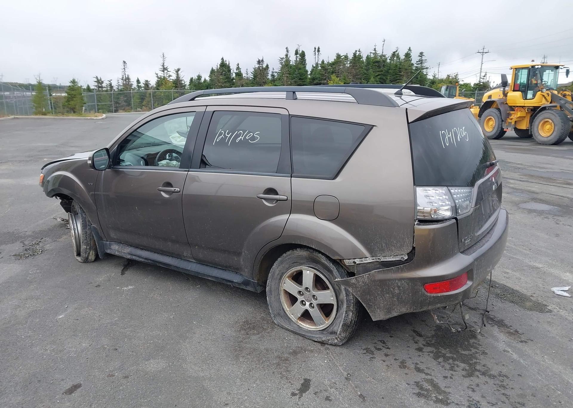 2012 MITSUBISHI OUTLANDER SE