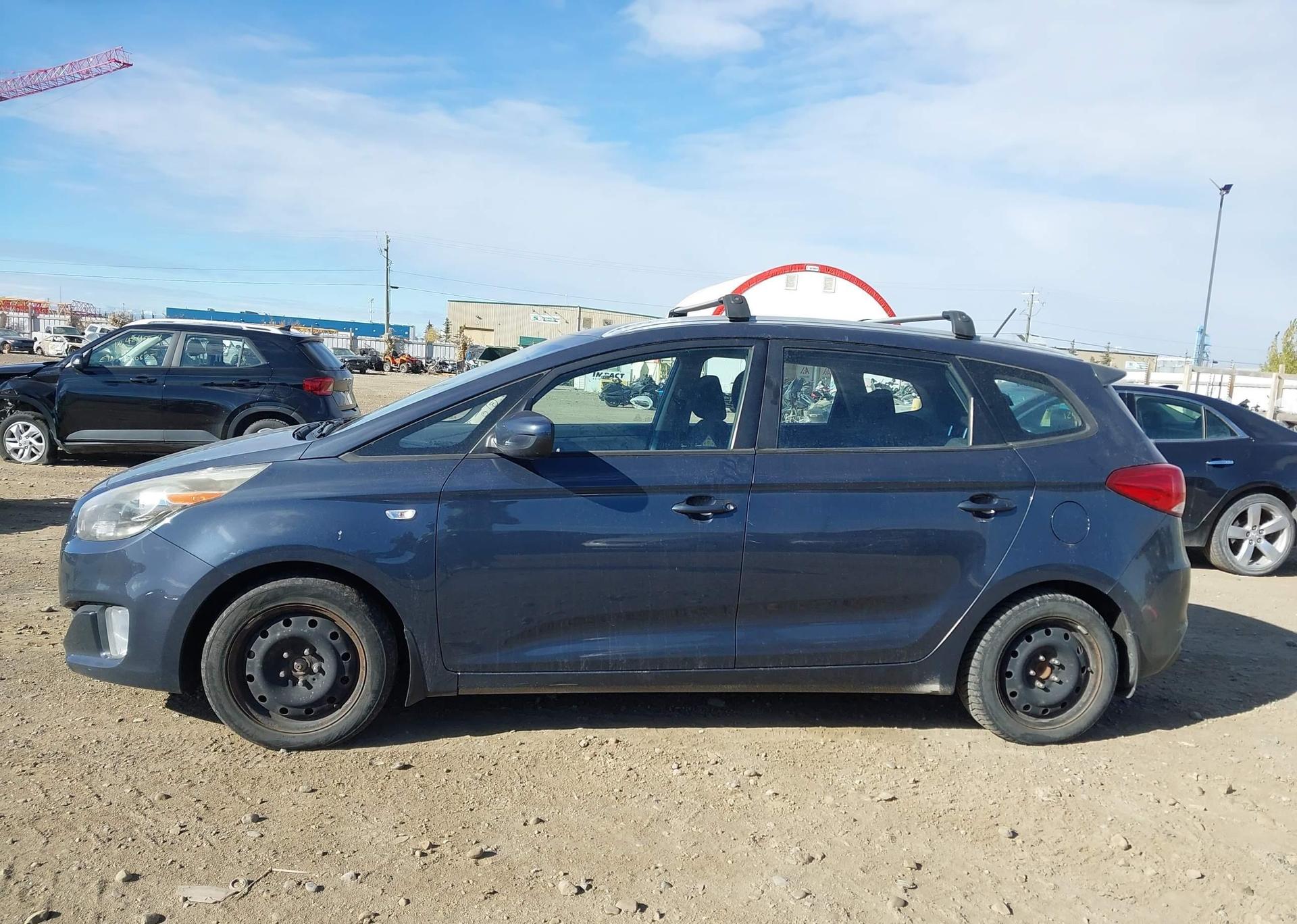 2014 KIA RONDO LX