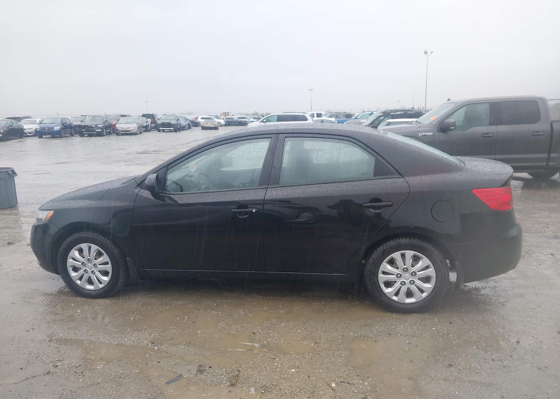 2010 KIA FORTE LX