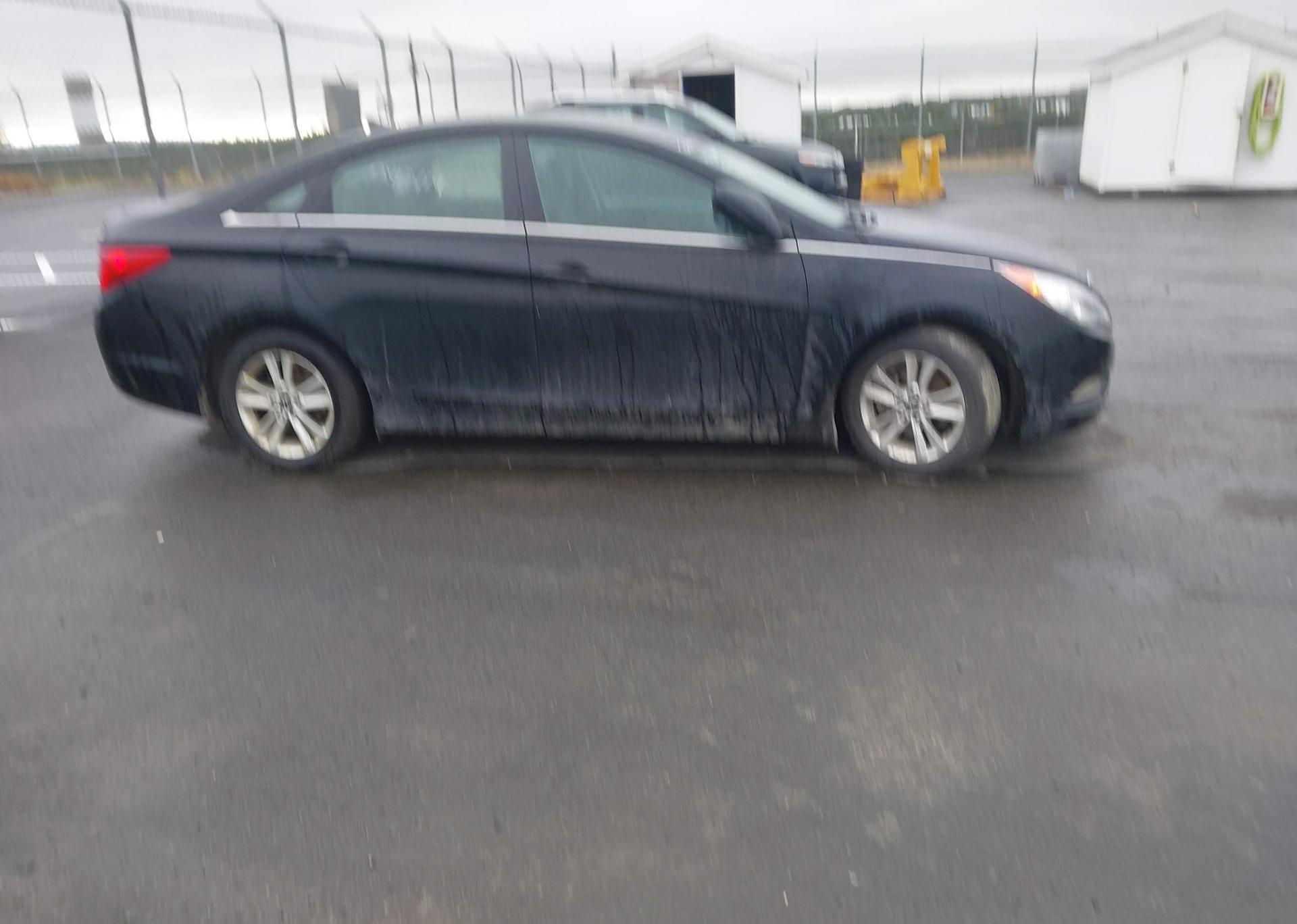 2011 HYUNDAI SONATA GLS