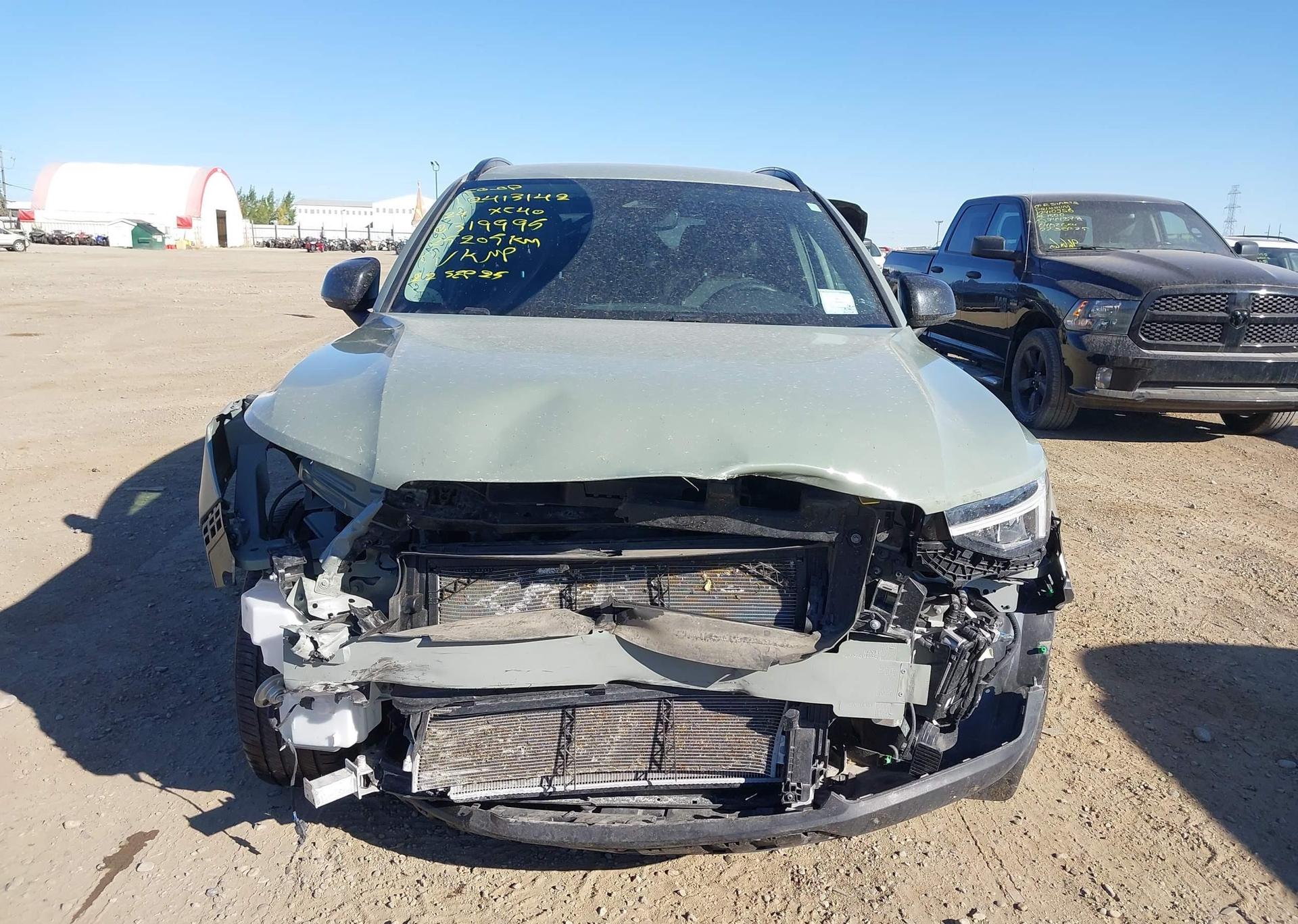 2024 VOLVO XC40 B5 CORE BRIGHT THEME