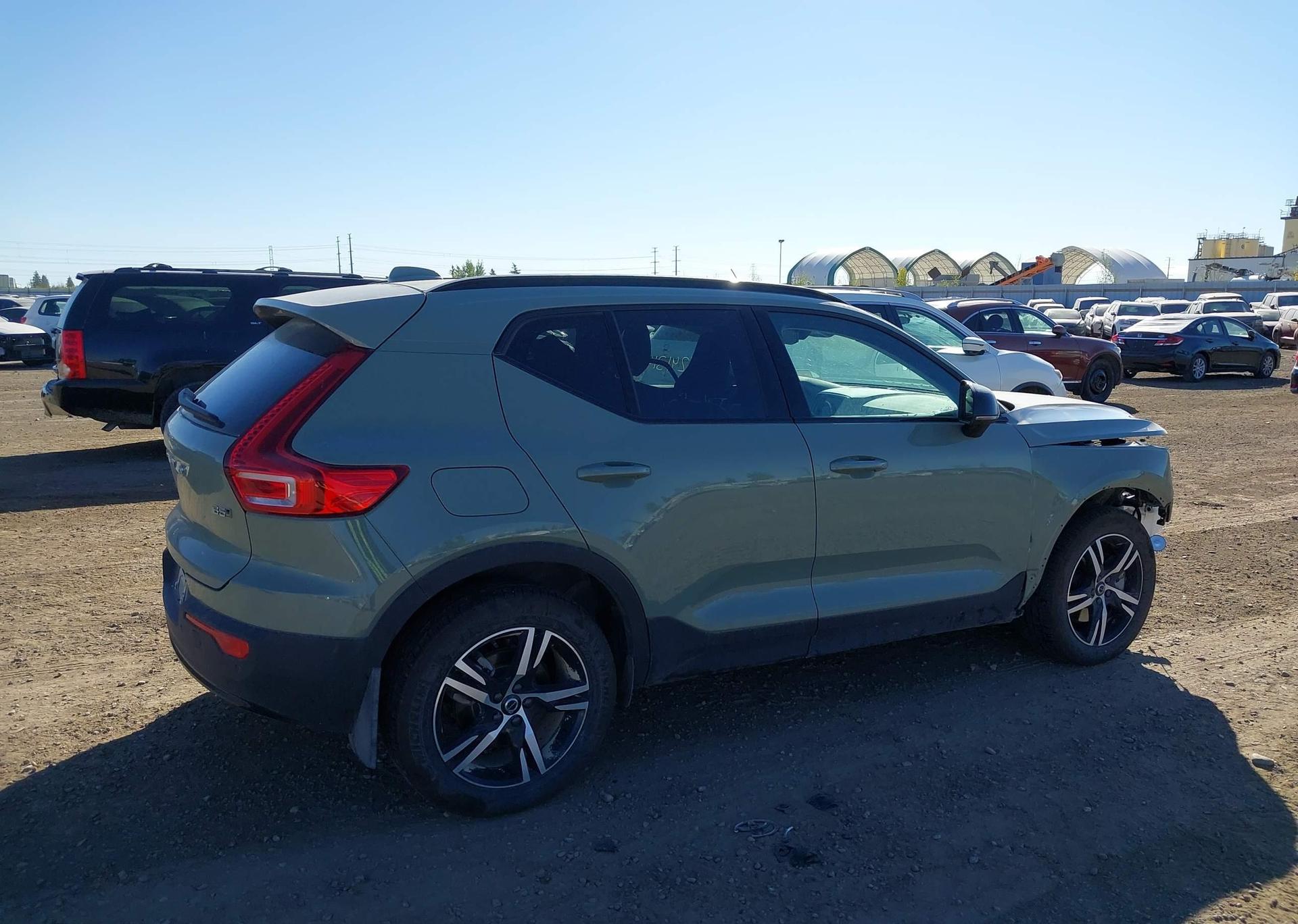 2024 VOLVO XC40 B5 CORE BRIGHT THEME