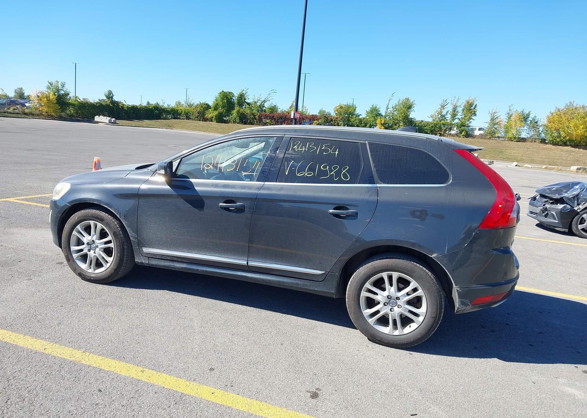 2015 VOLVO XC60 T5