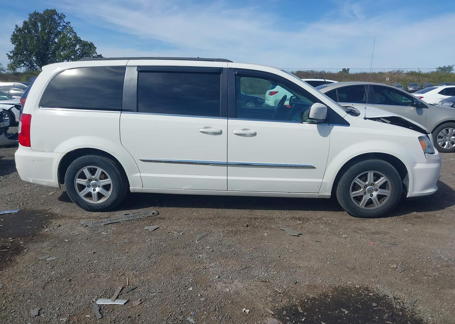 2011 CHRYSLER TOWN & COUNTRY