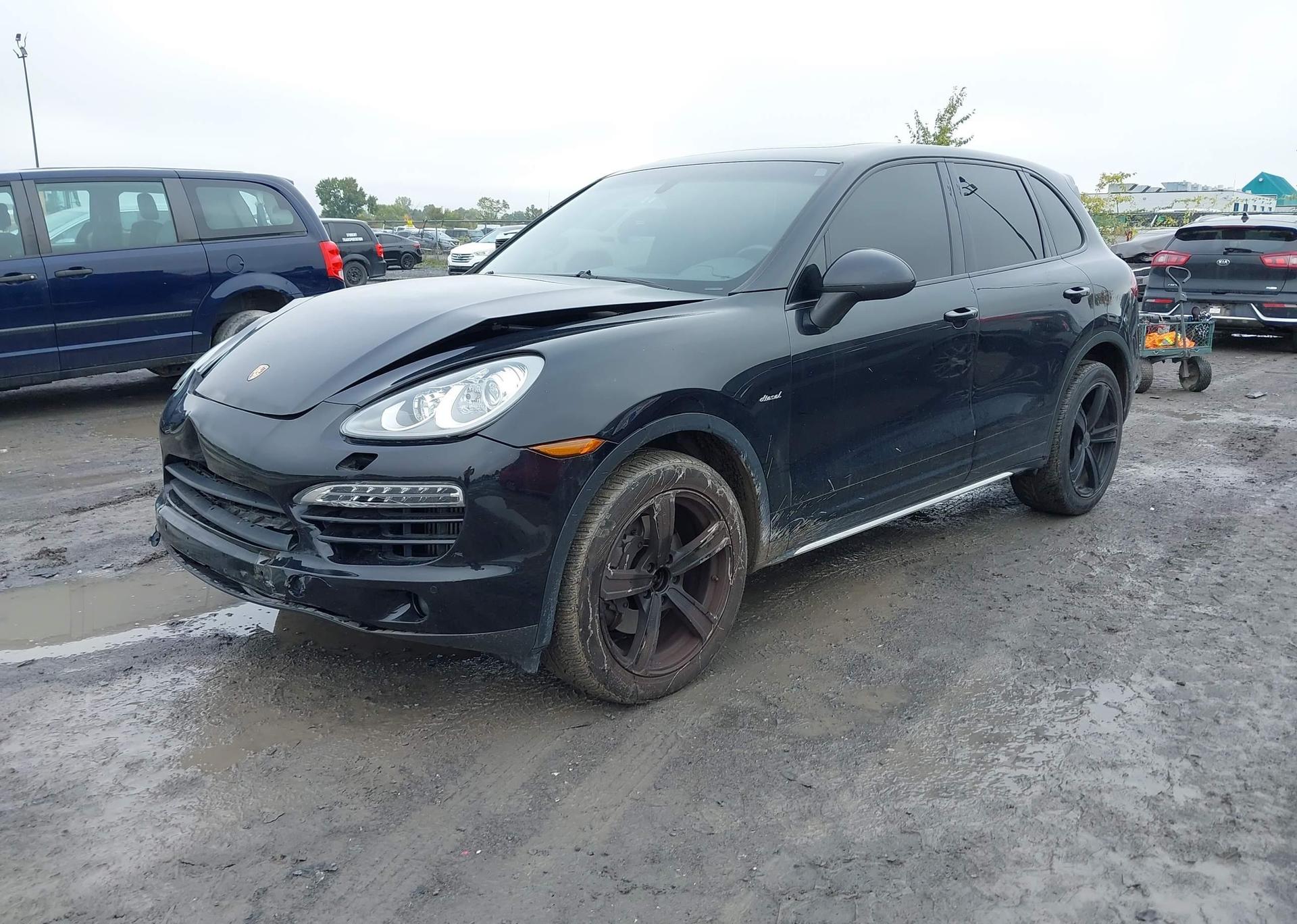 2013 PORSCHE CAYENNE