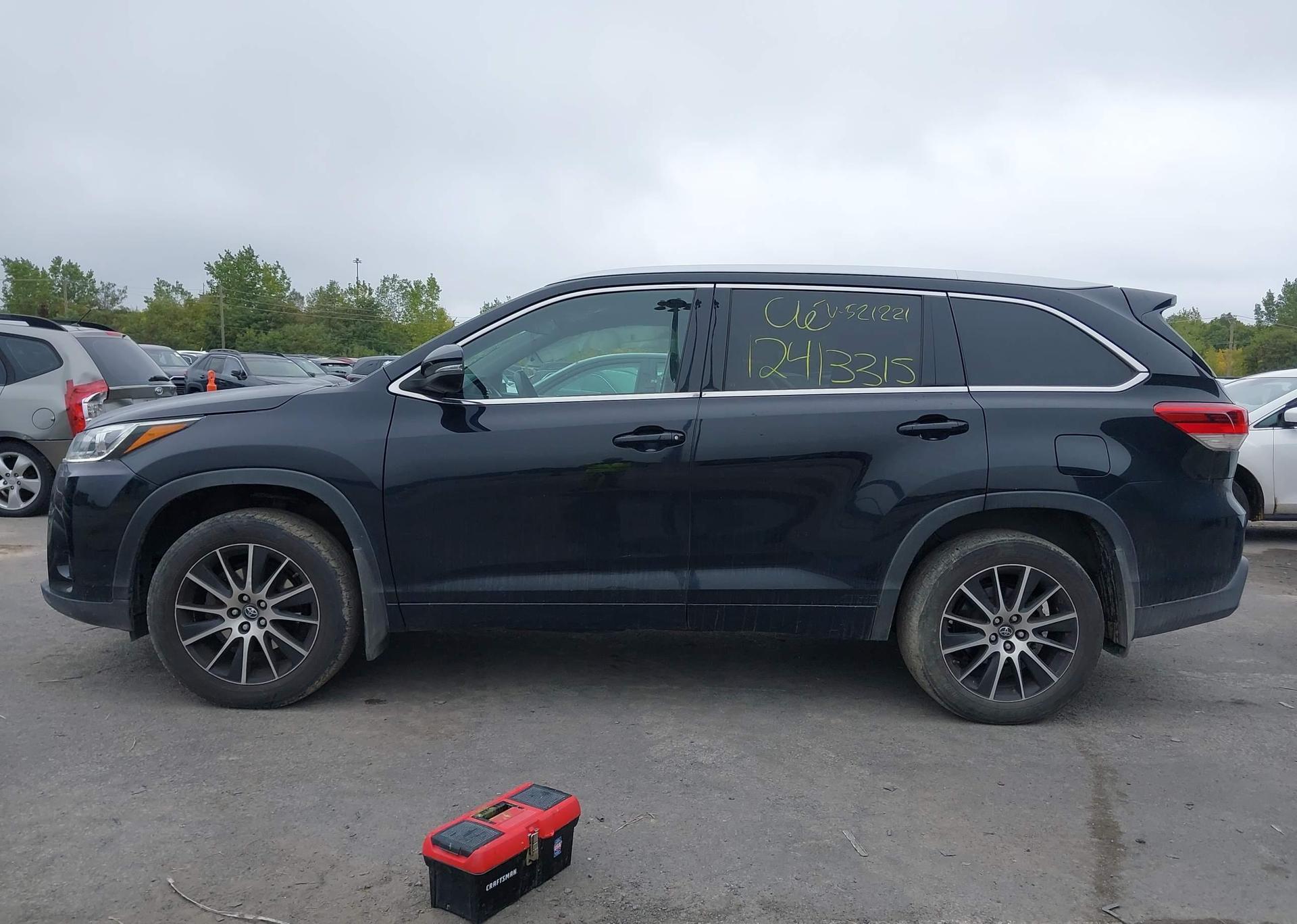 2017 TOYOTA highlander xle
