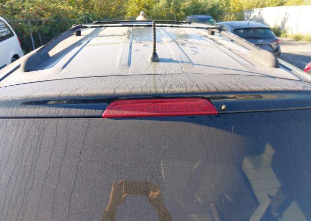 2012 KIA SEDONA LX