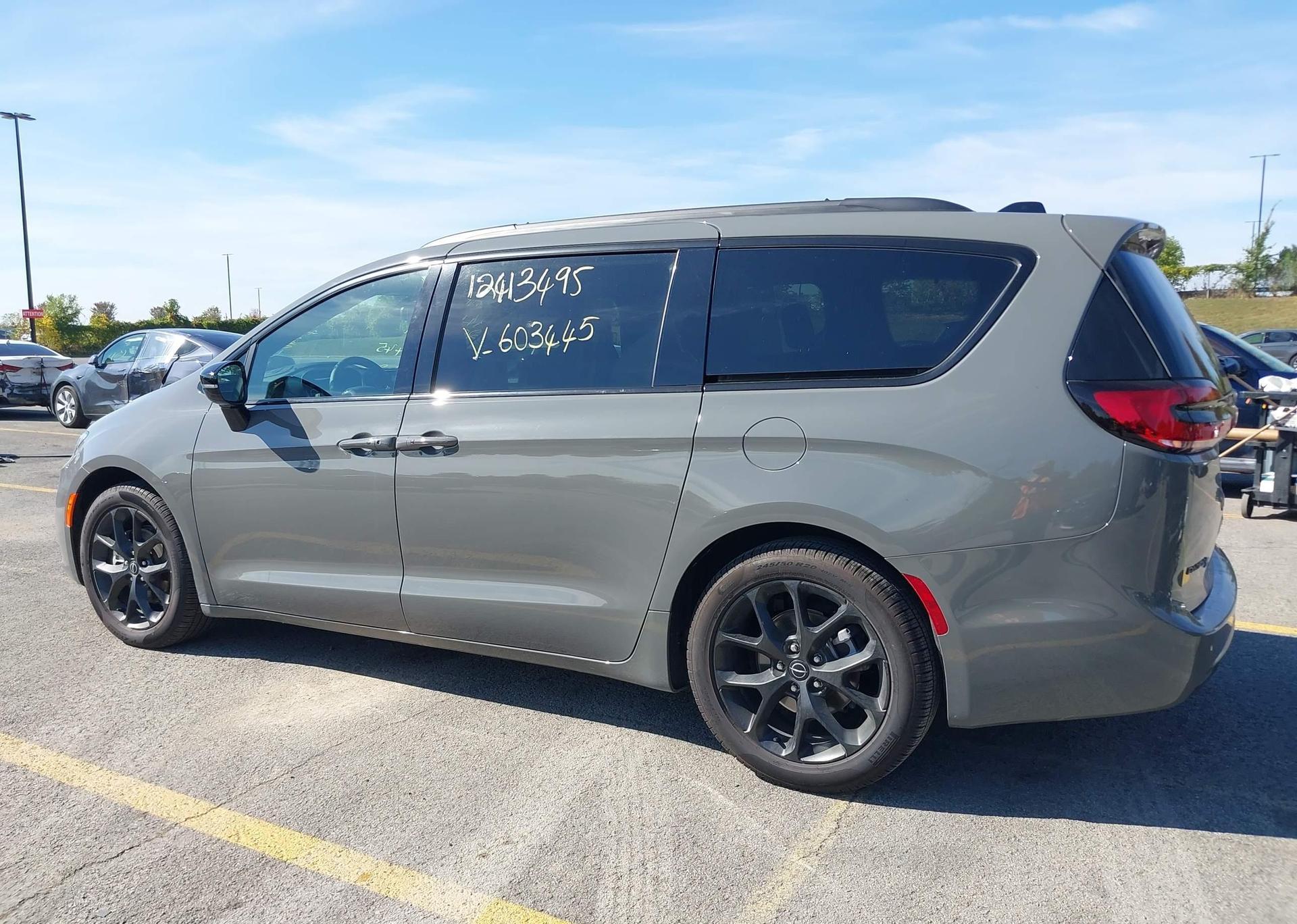 2025 CHRYSLER PACIFICA LIMITED