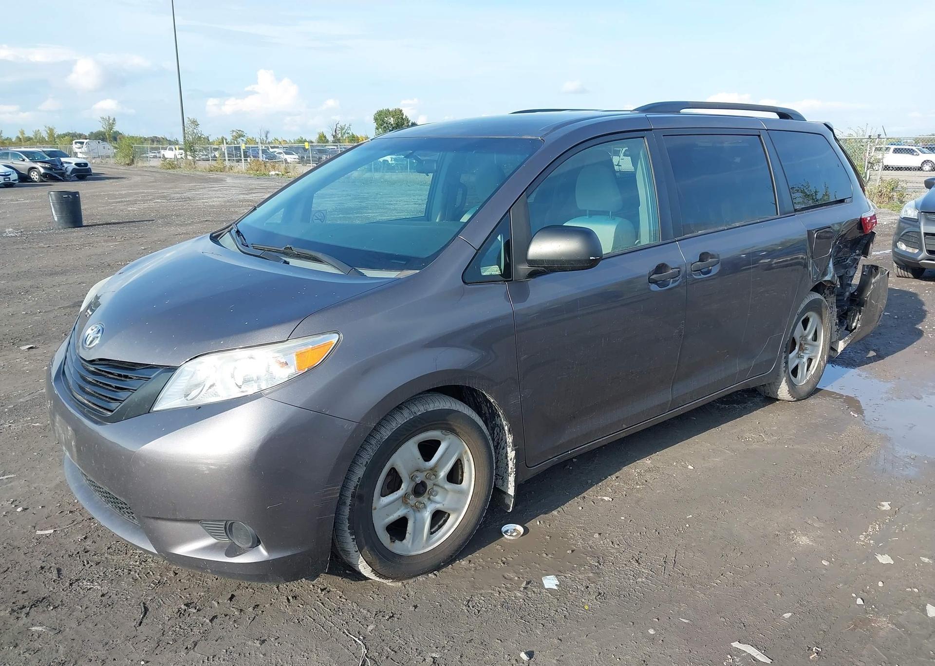 2015 TOYOTA SIENNA 7 PASSENGER