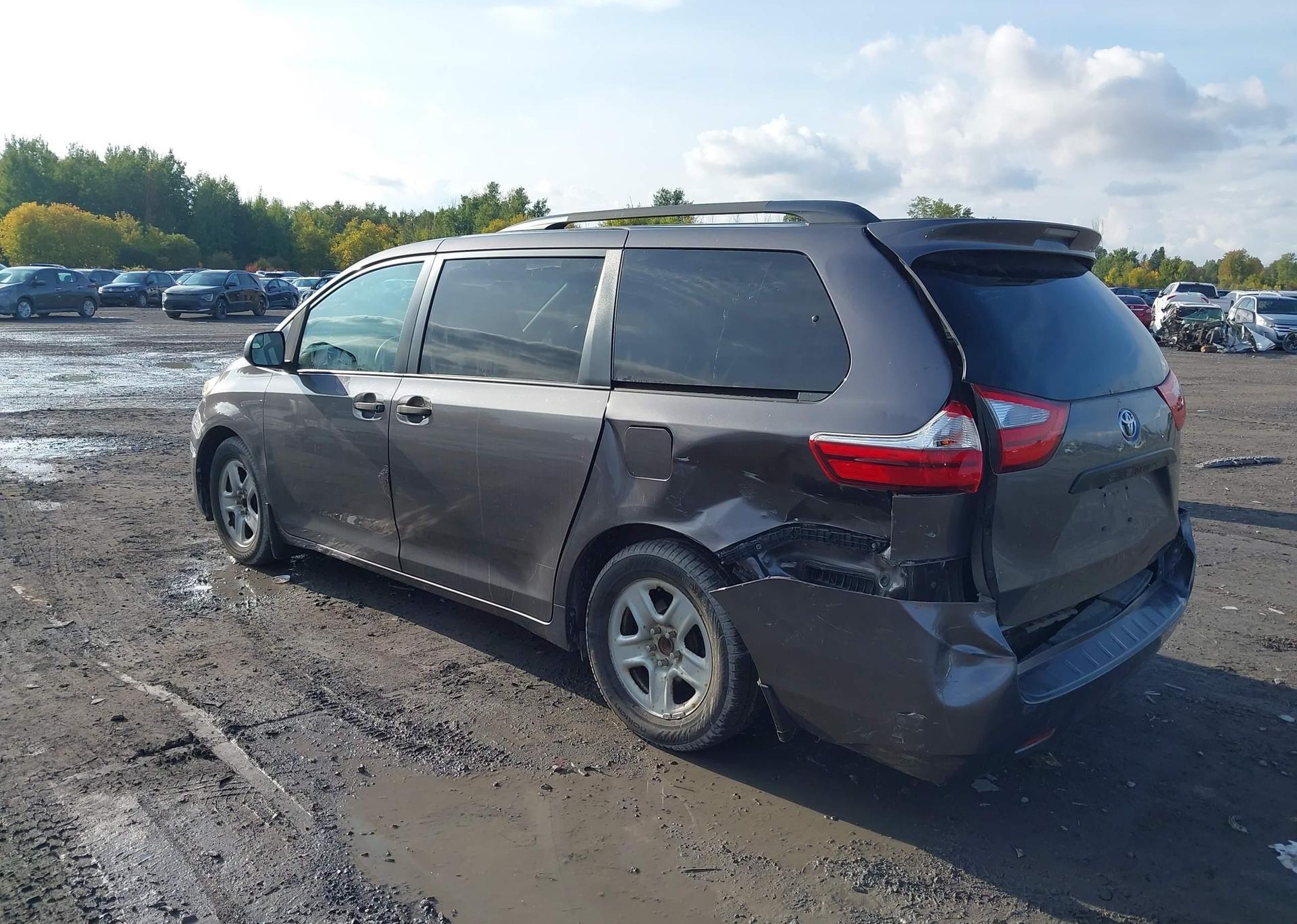 2015 TOYOTA SIENNA 7 PASSENGER