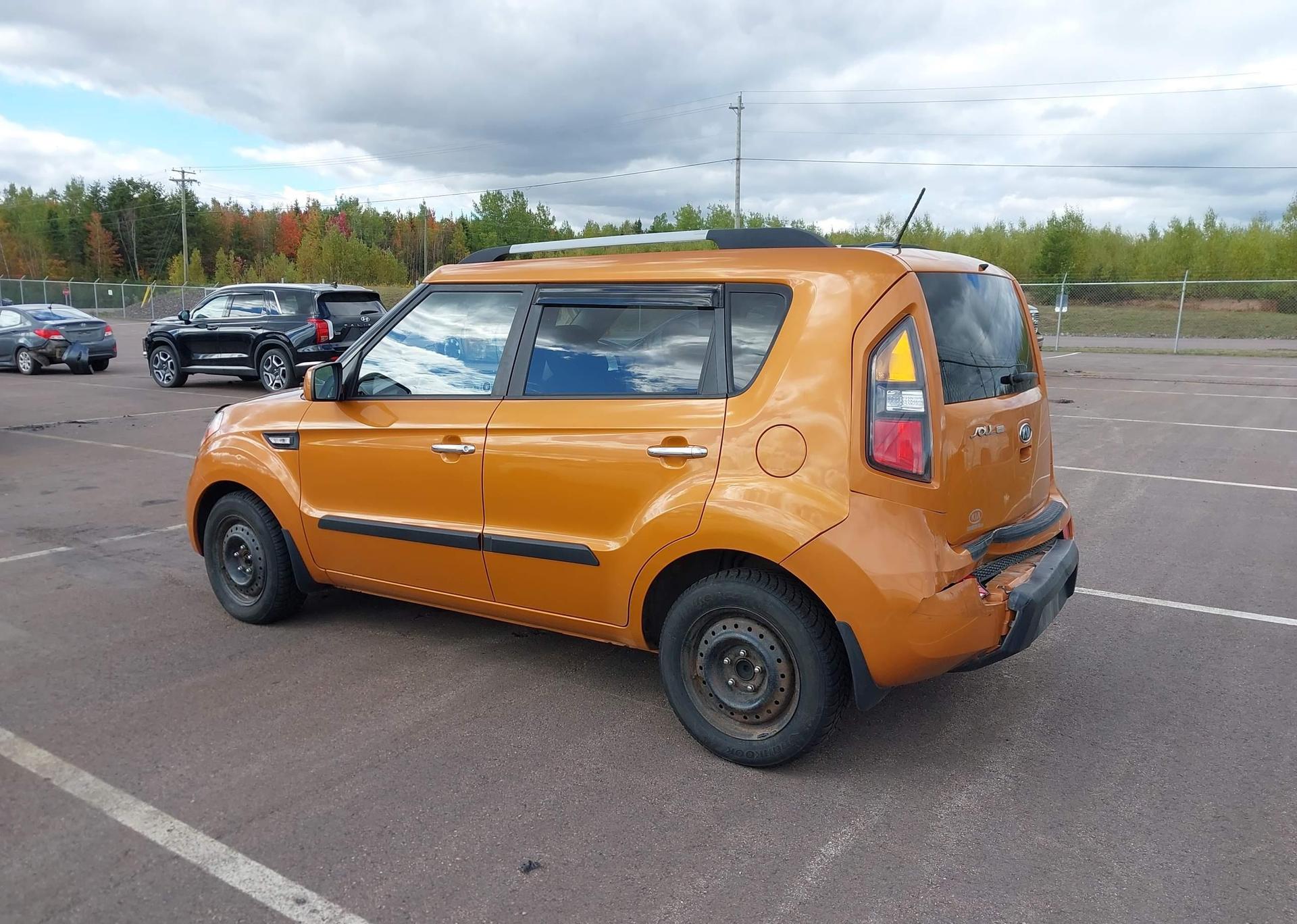 2011 KIA SOUL +