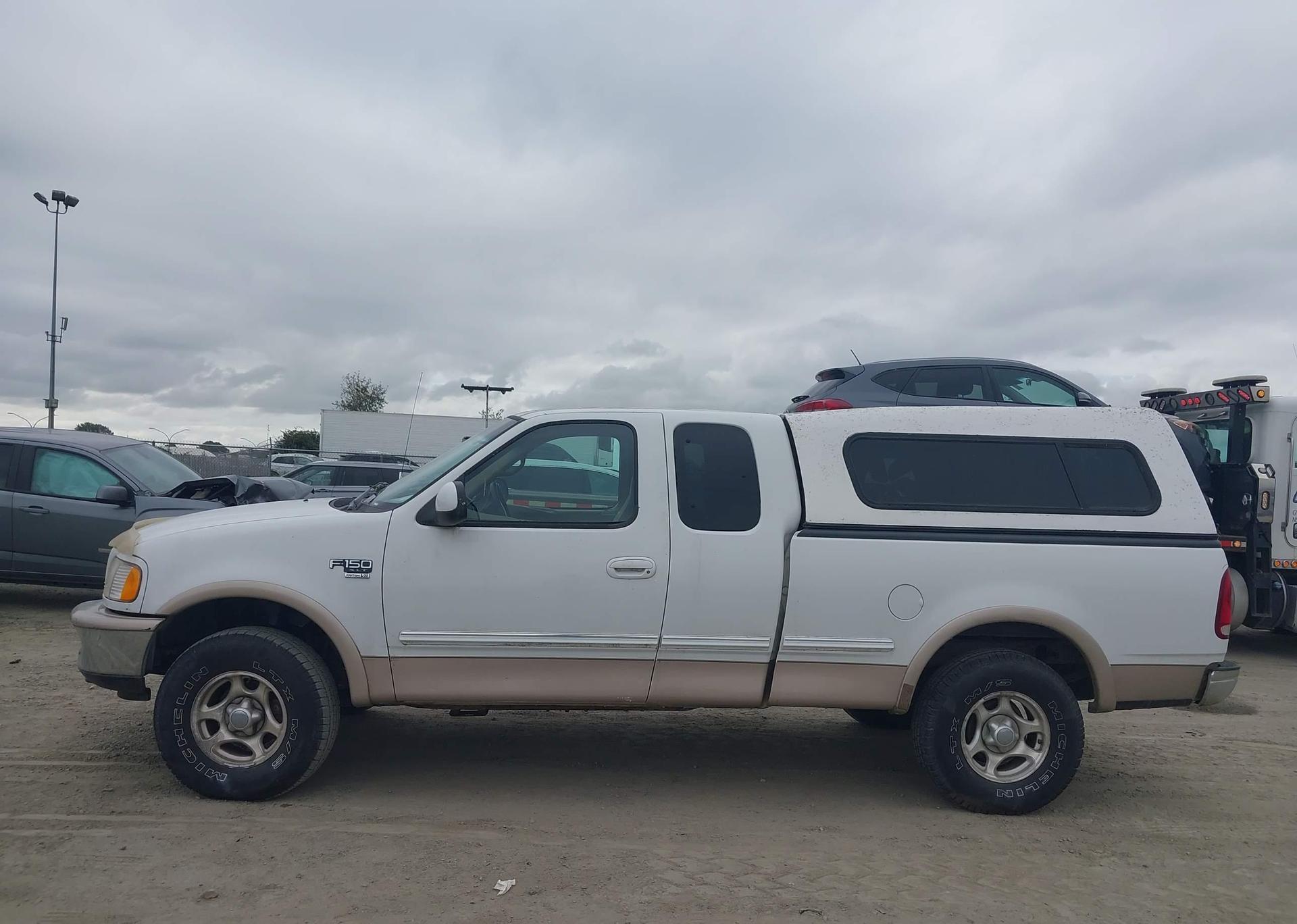 1998 FORD F-150 LARIAT
