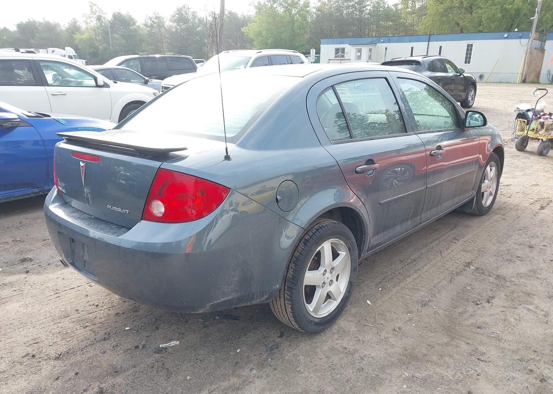 2005 PONTIAC PURSUIT SE