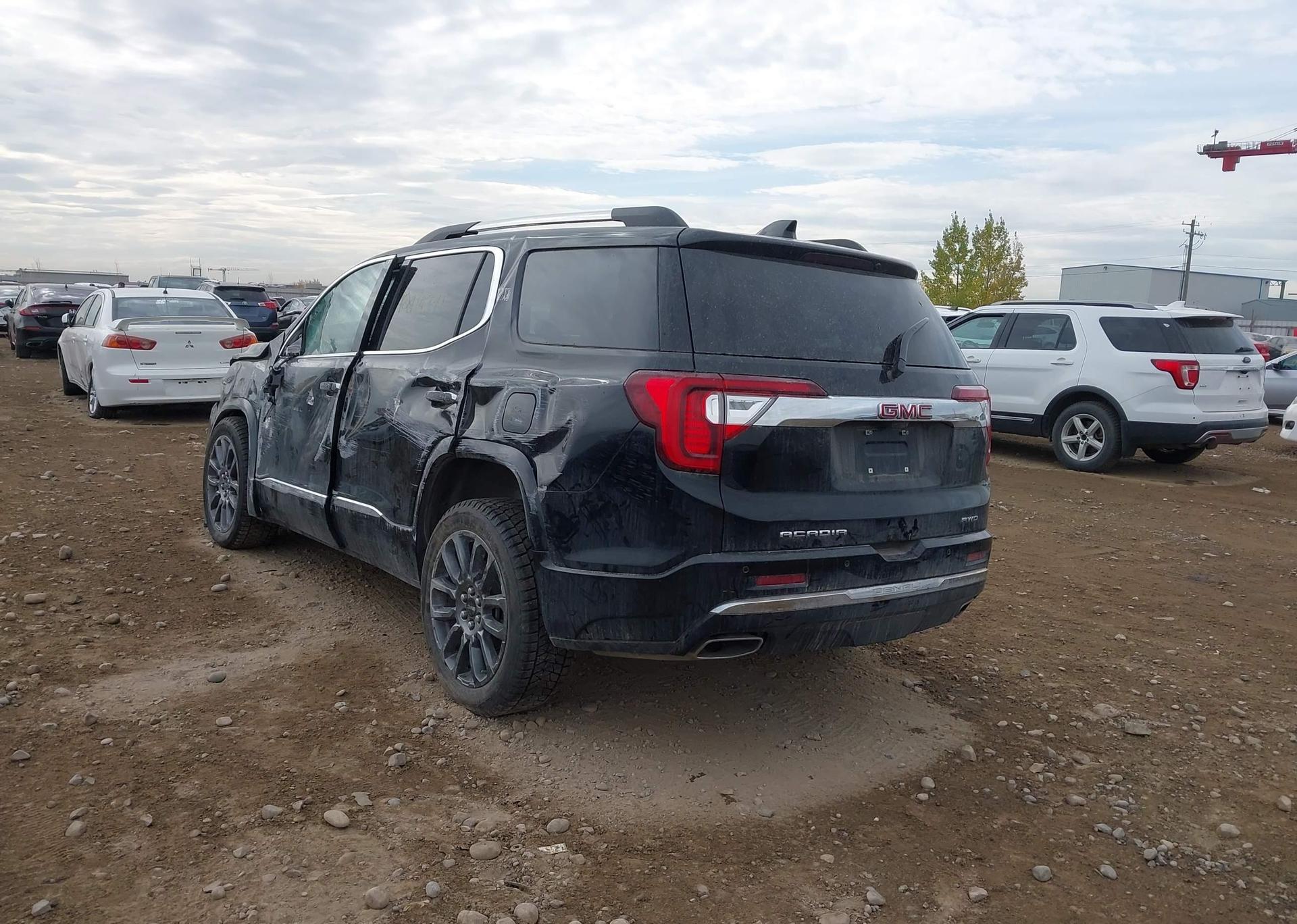 2023 GMC ACADIA DENALI