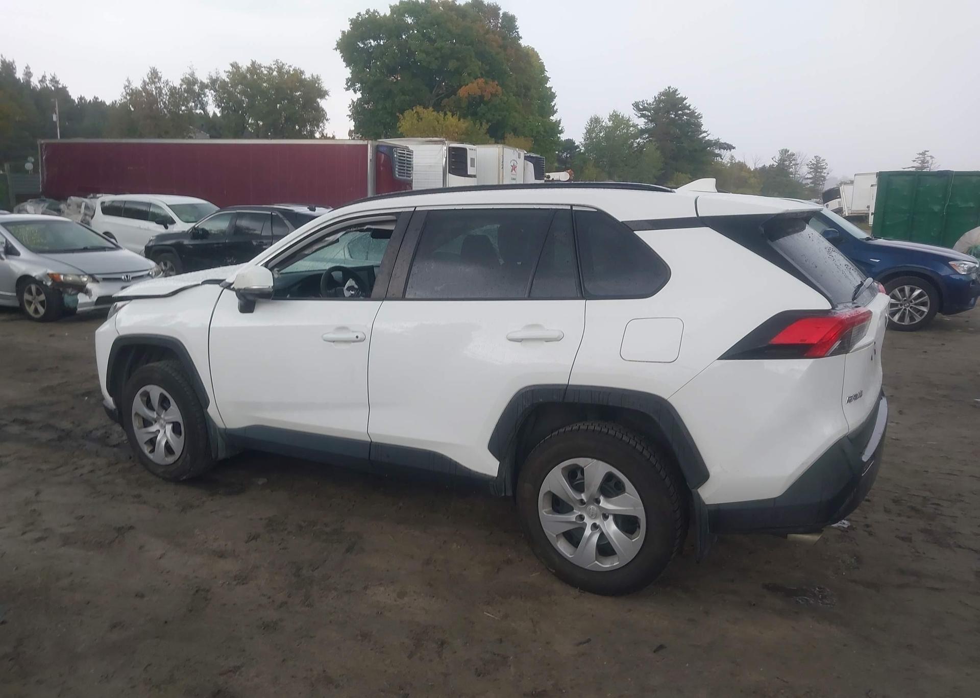 2020 TOYOTA RAV4 LE