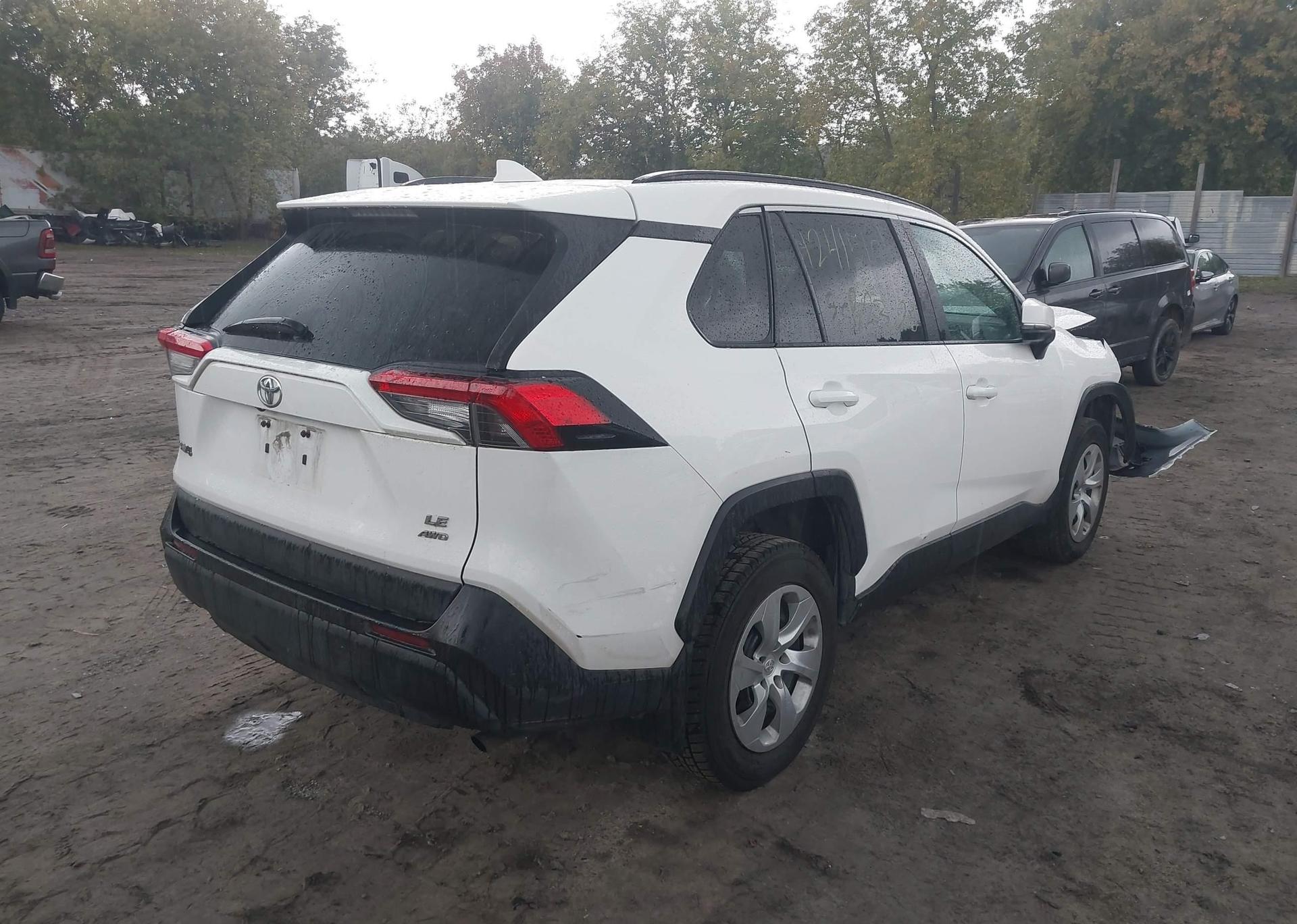 2020 TOYOTA RAV4 LE