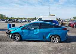 2019 TOYOTA PRIUS