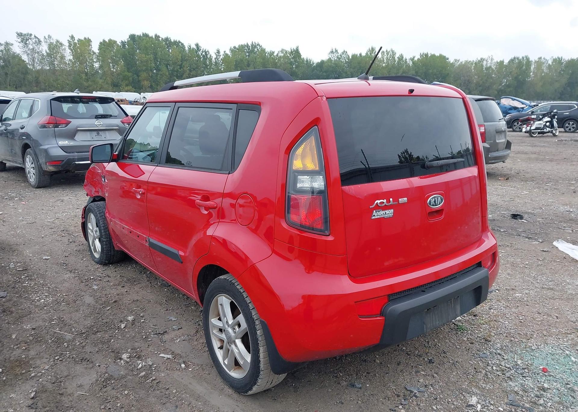 2011 KIA SOUL +