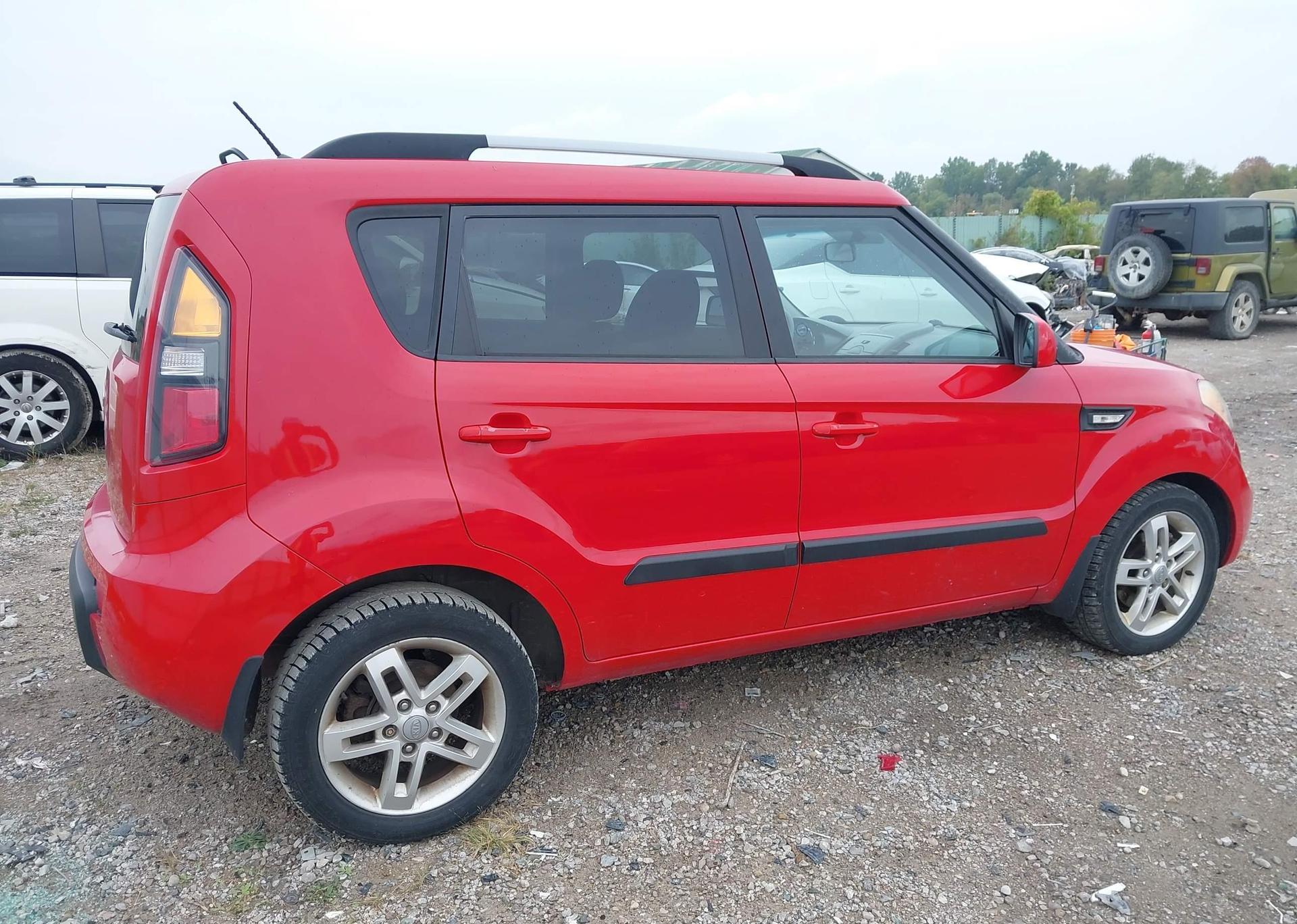 2011 KIA SOUL +