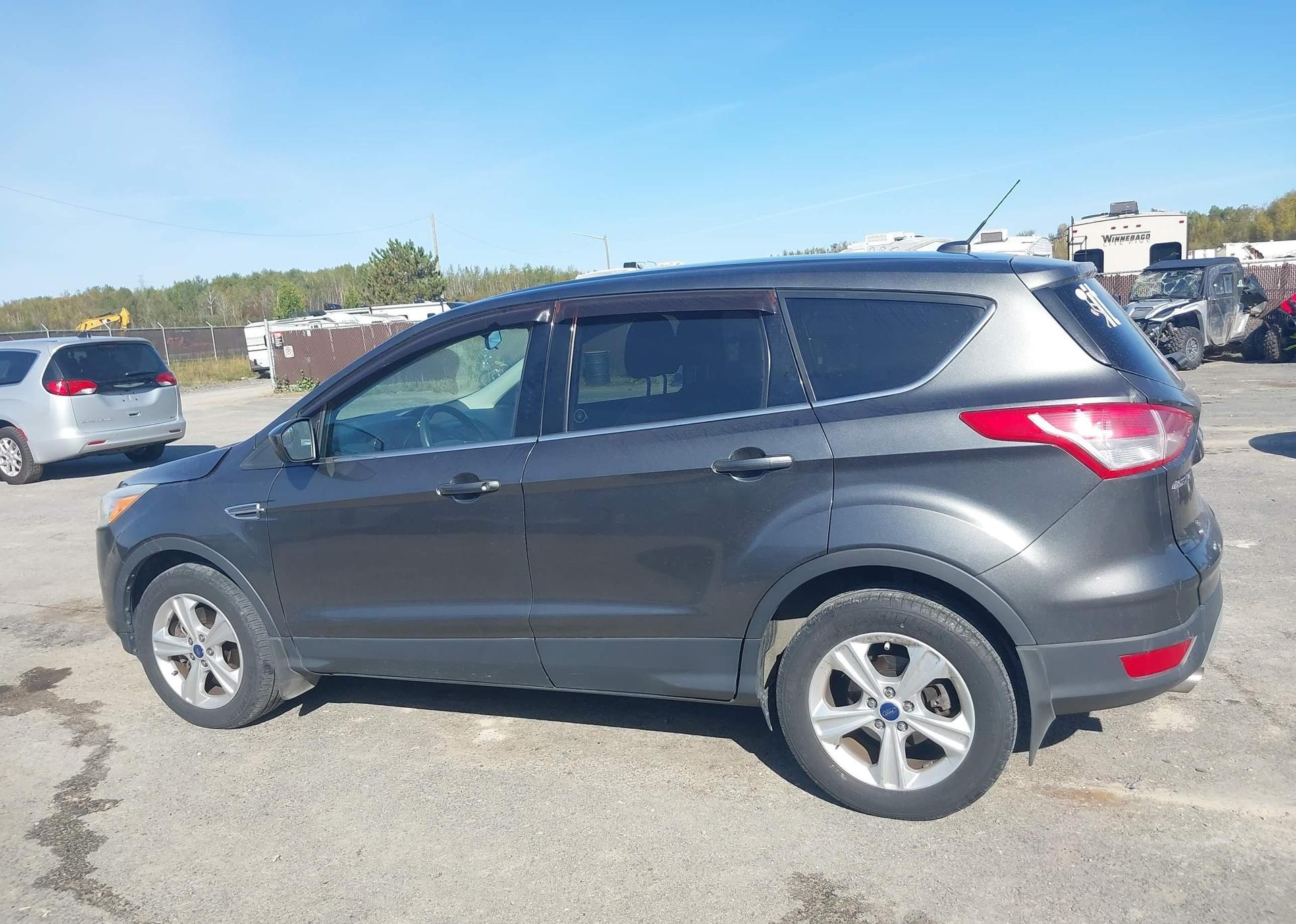 2015 FORD ESCAPE SE