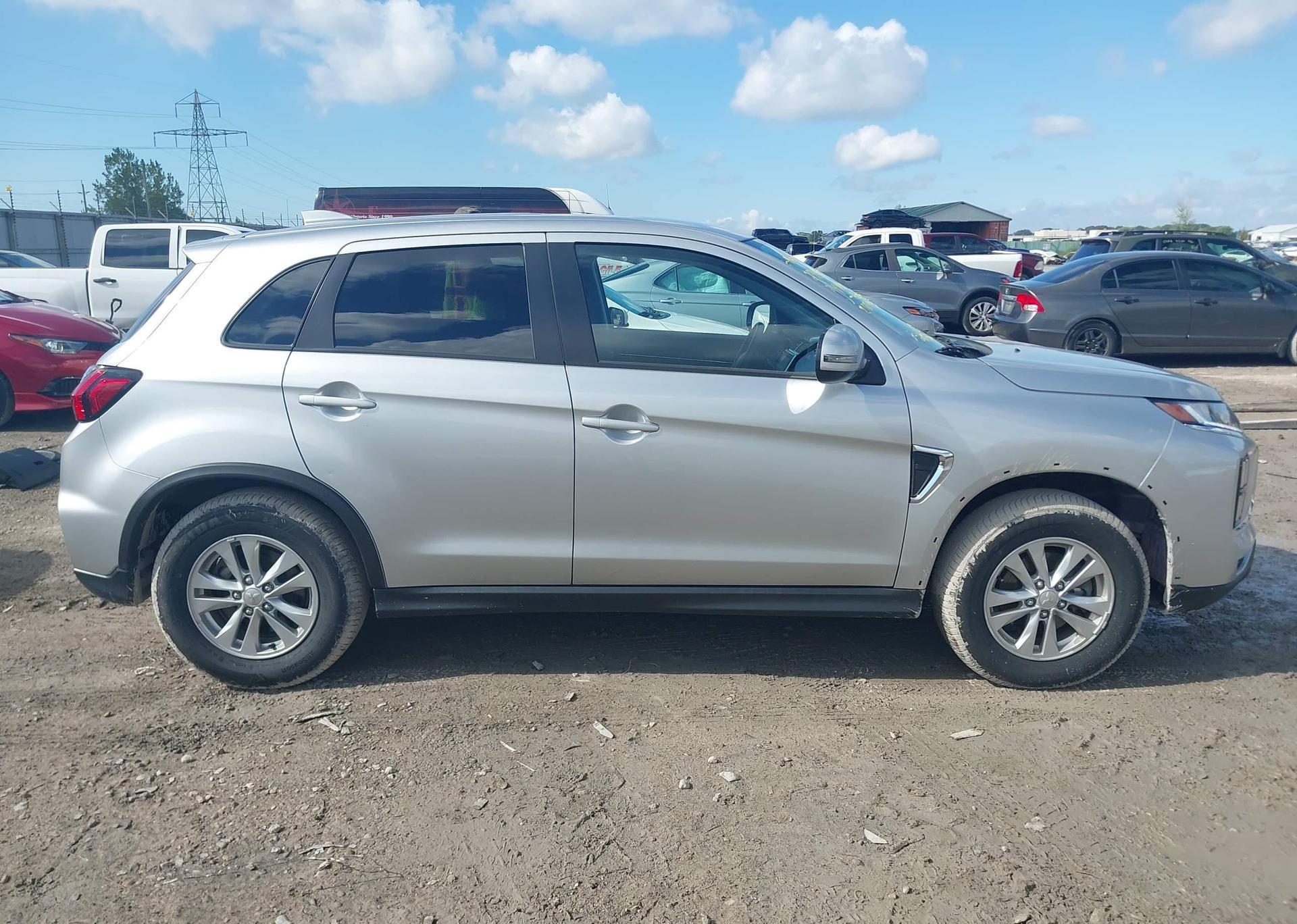 2024 MITSUBISHI RVR SE