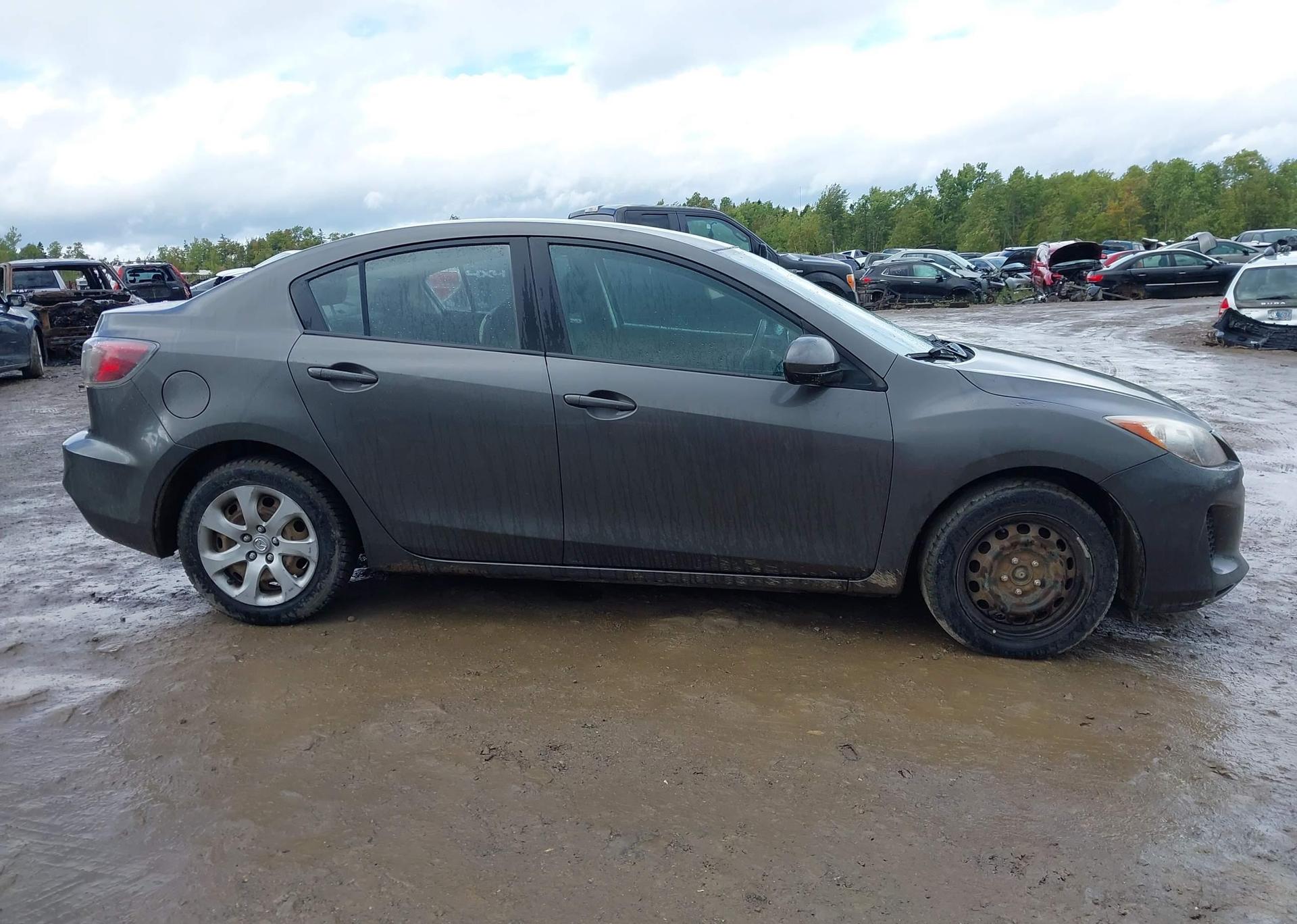 2013 MAZDA 3 I