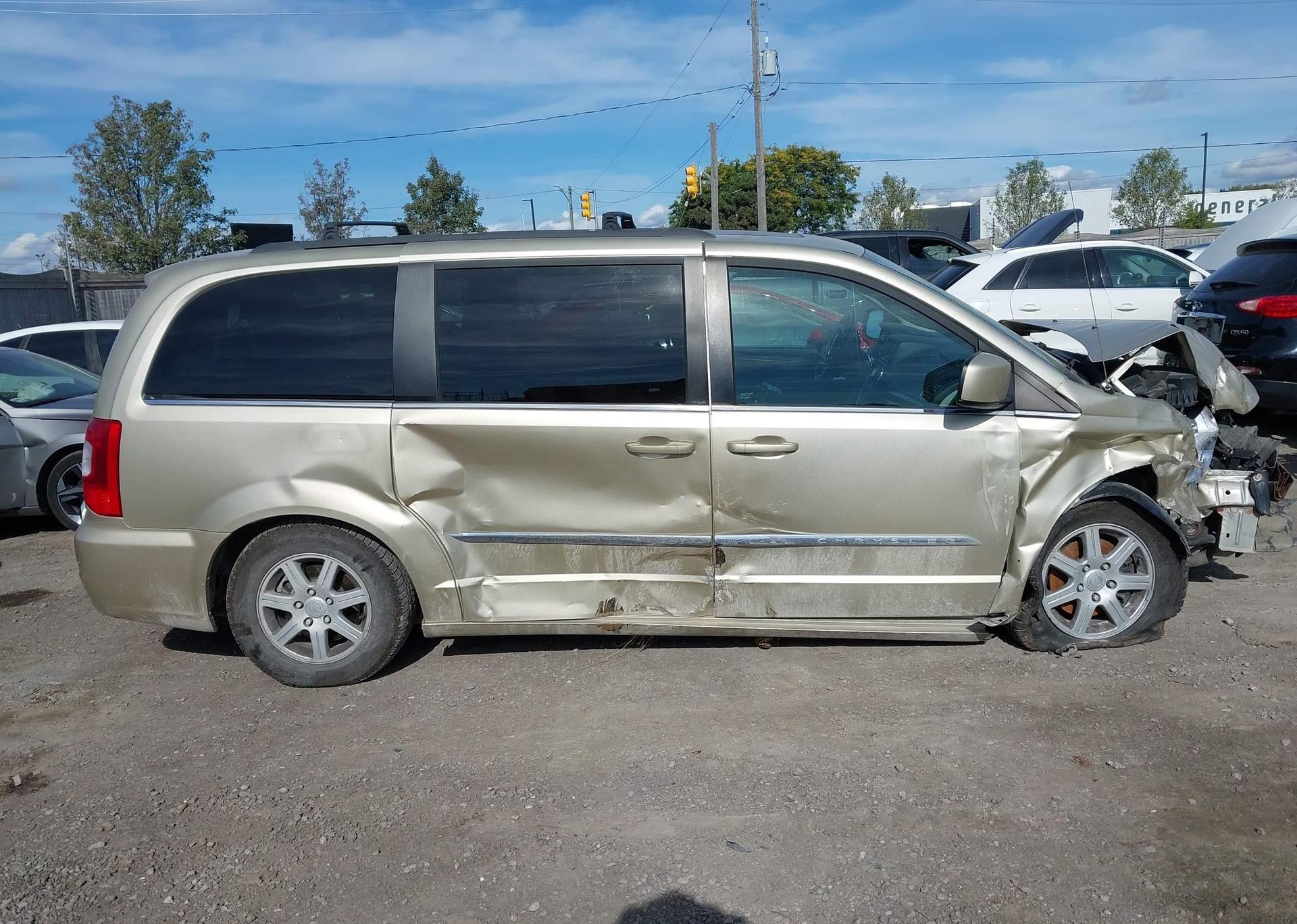 2011 CHRYSLER TOWN & COUNTRY TOURING