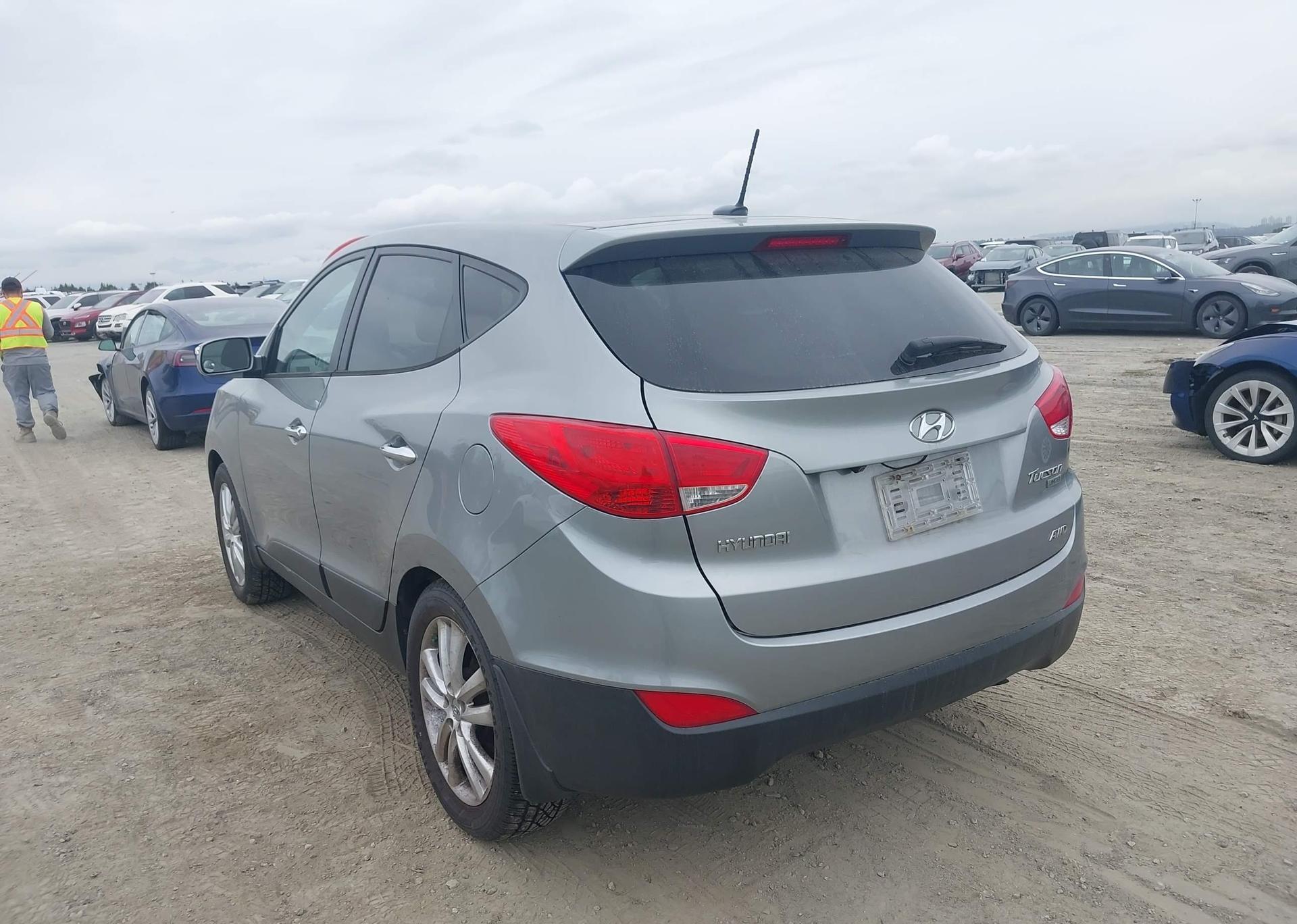 2010 HYUNDAI TUCSON LIMITED