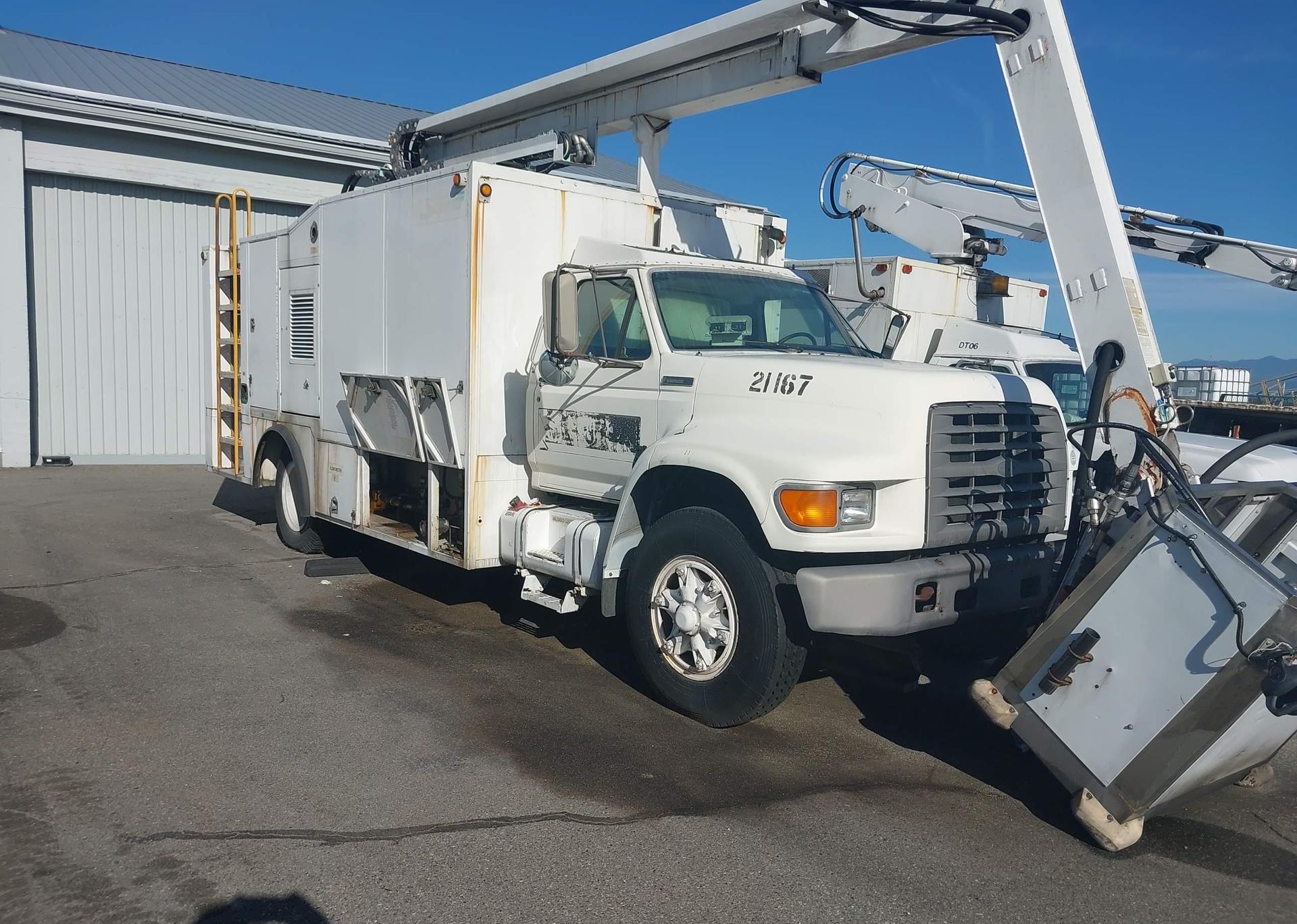 1996 FORD F700